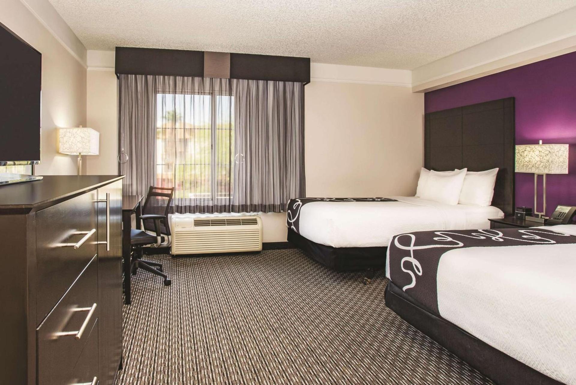 La Quinta by Wyndham Las Vegas Summerlin Tech photo 26