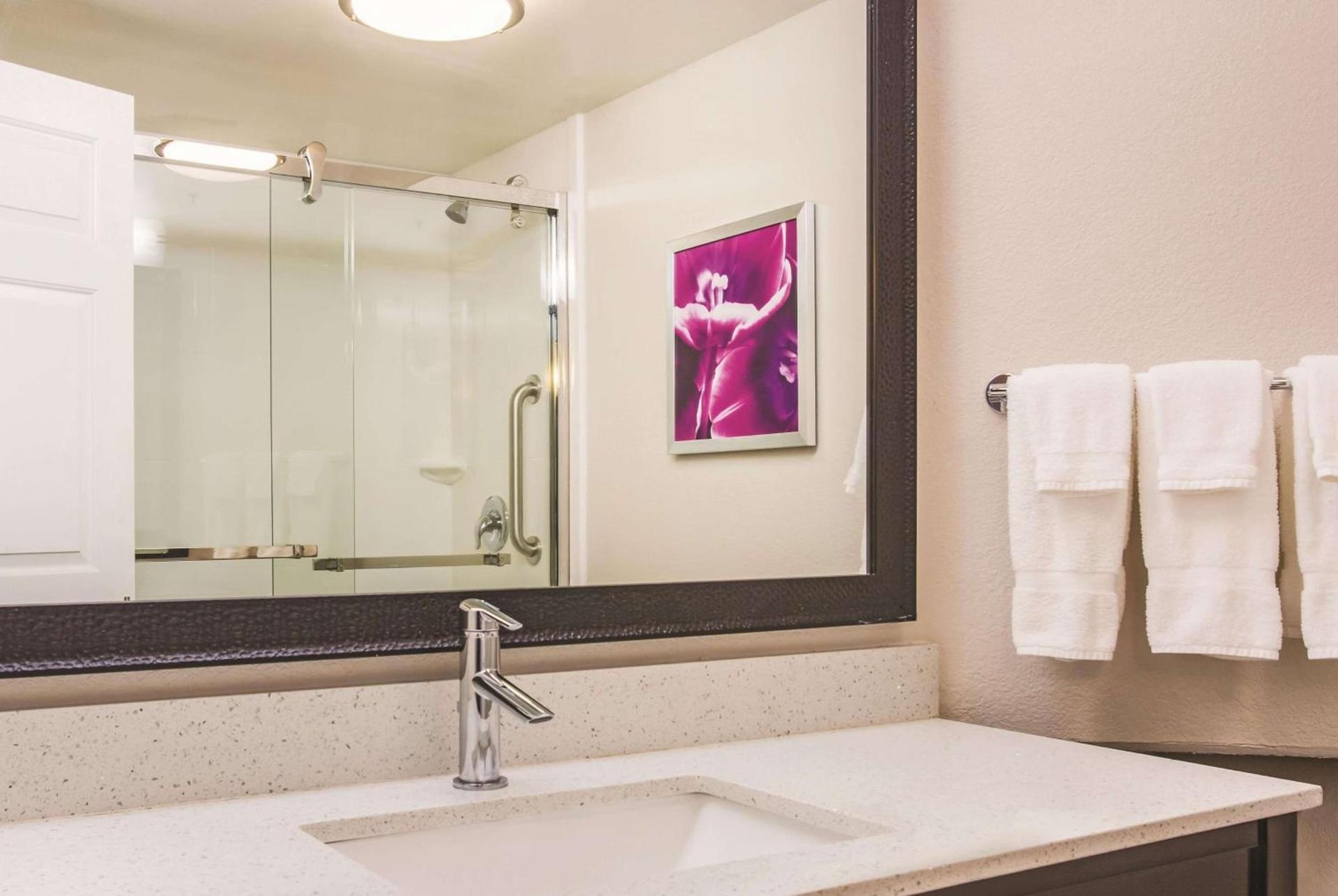 La Quinta by Wyndham Las Vegas Summerlin Tech photo 27