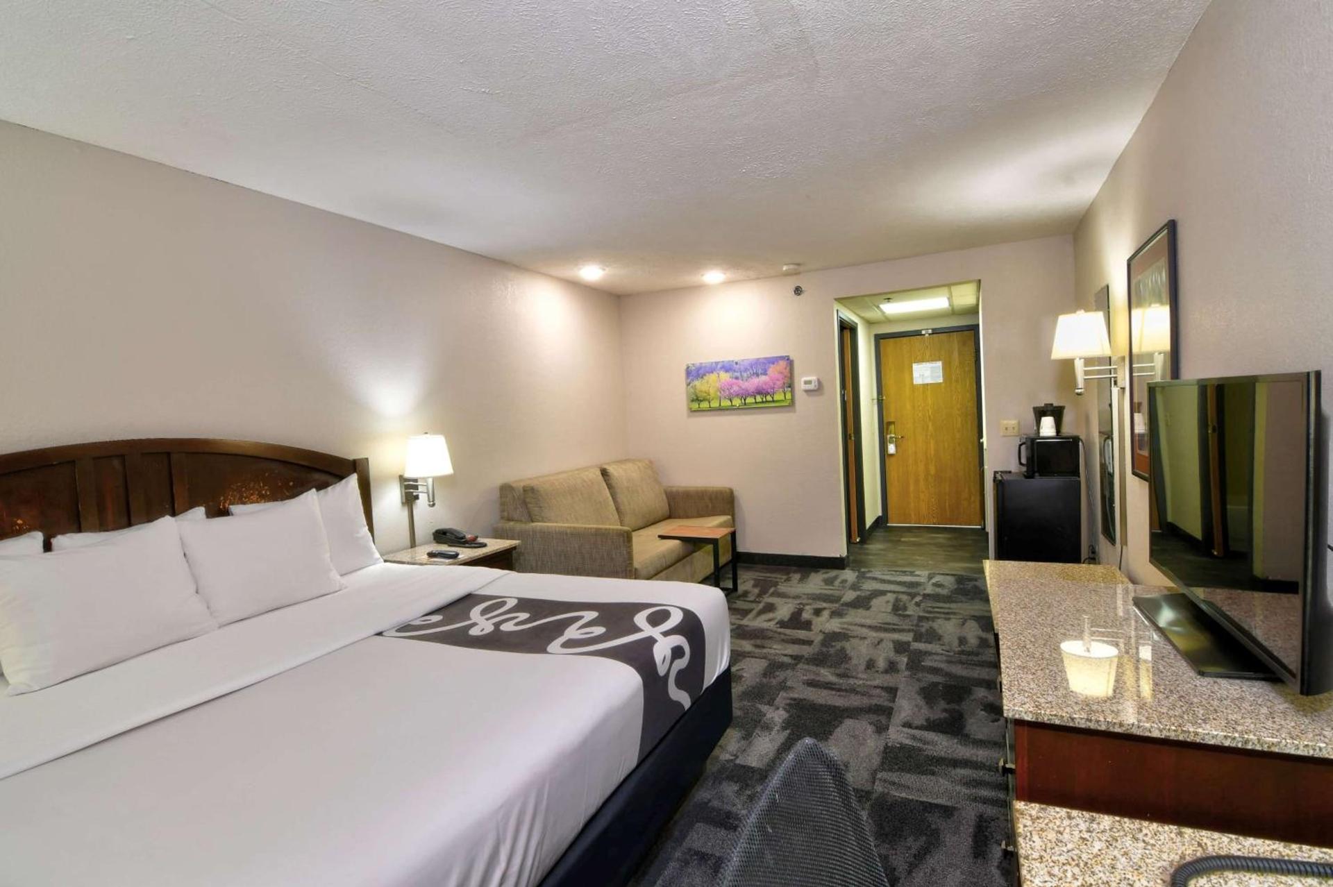 La Quinta by Wyndham Springfield South photo 18