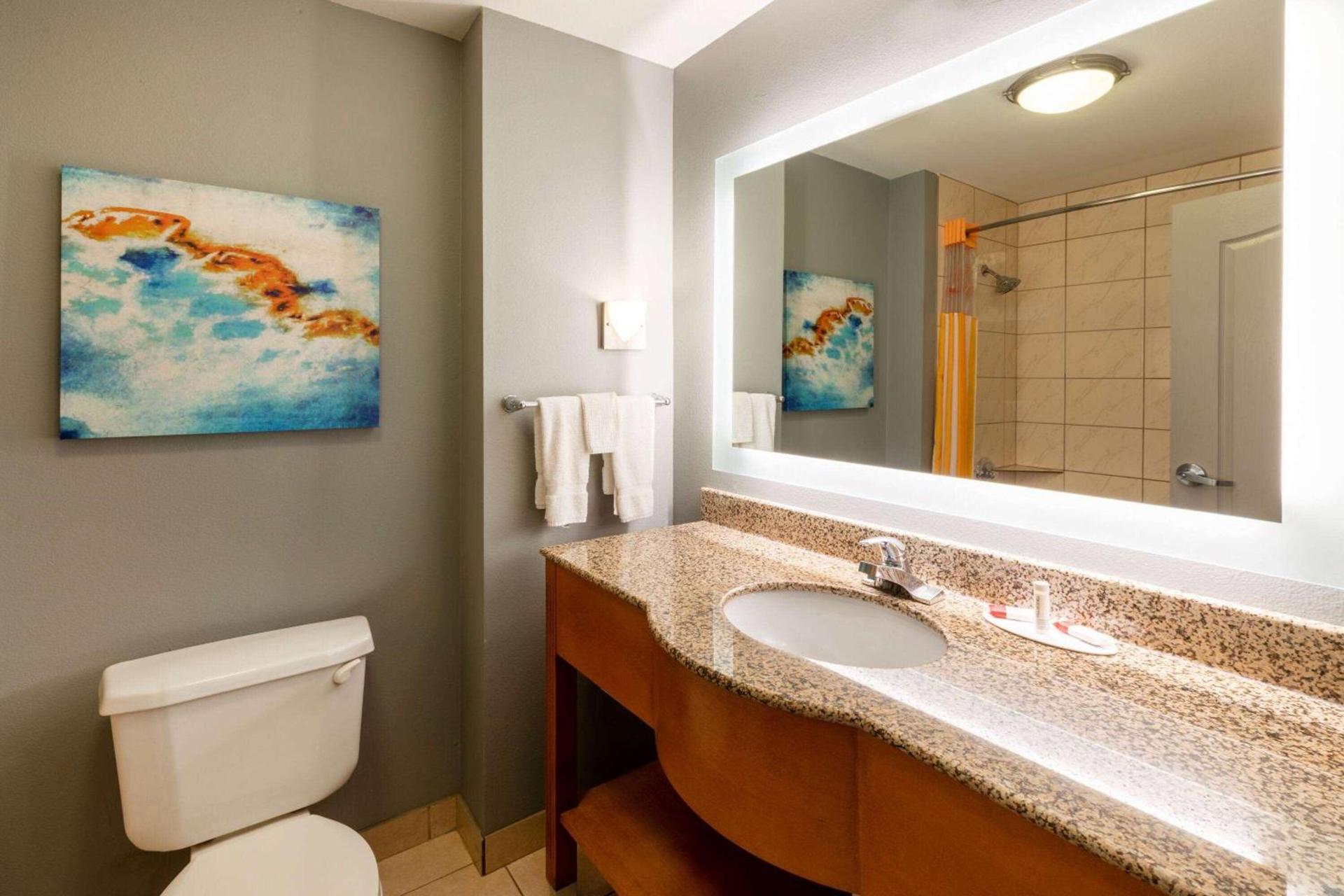 La Quinta by Wyndham Bridgeport photo 21