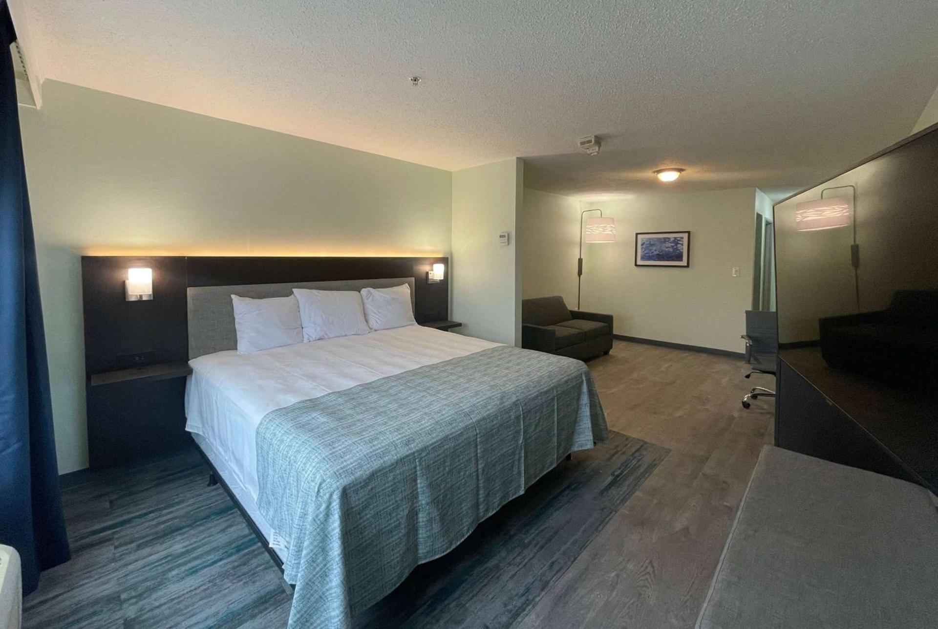 Wingate by Wyndham Waldorf - Washington DC Area photo 16