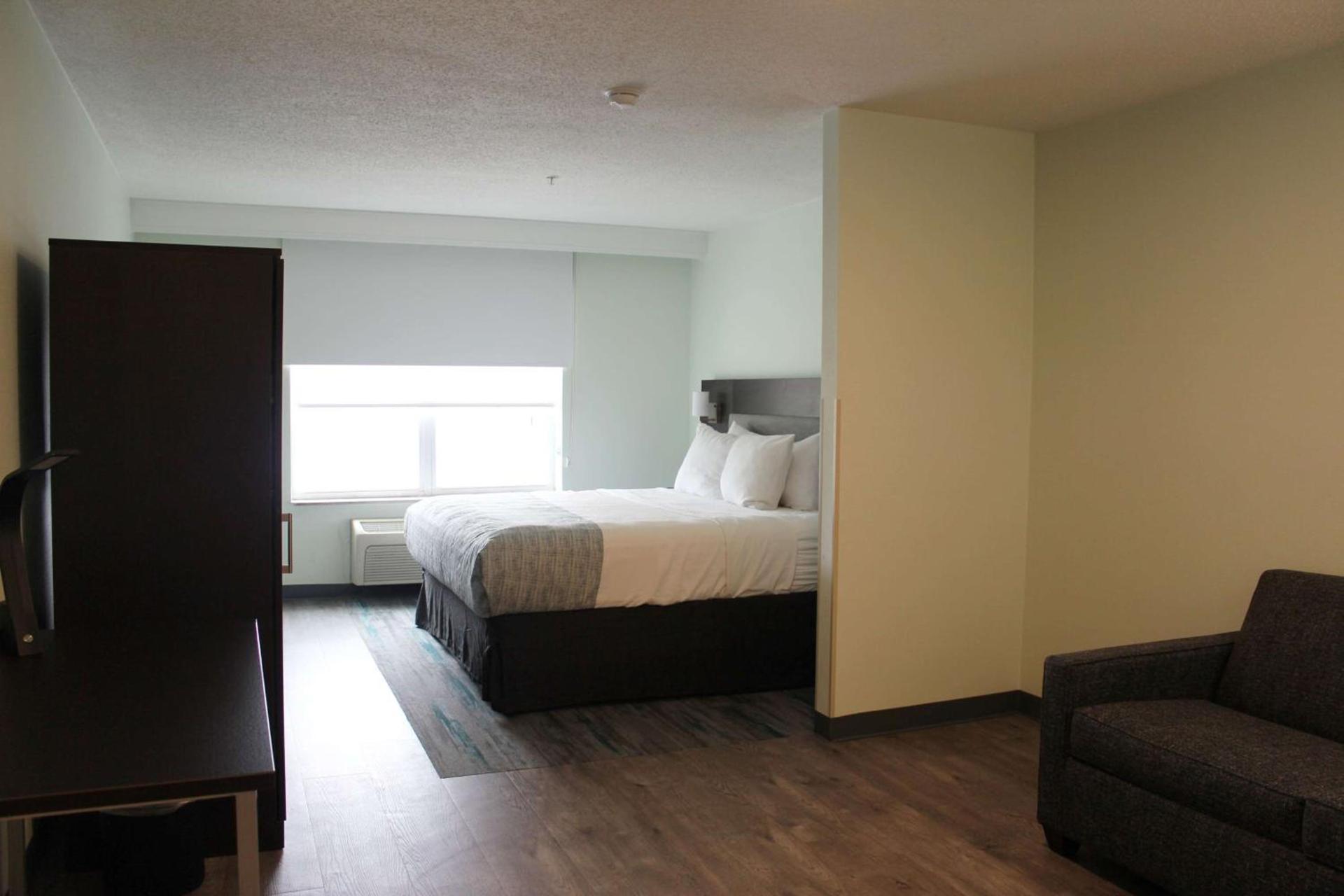 Wingate by Wyndham Waldorf - Washington DC Area photo 21
