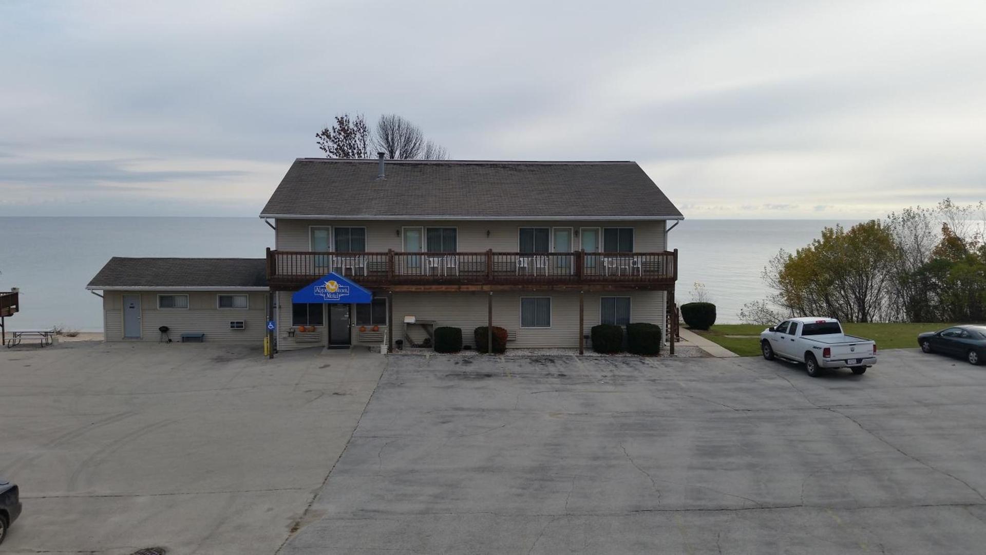 Algoma Beach Motel photo 90