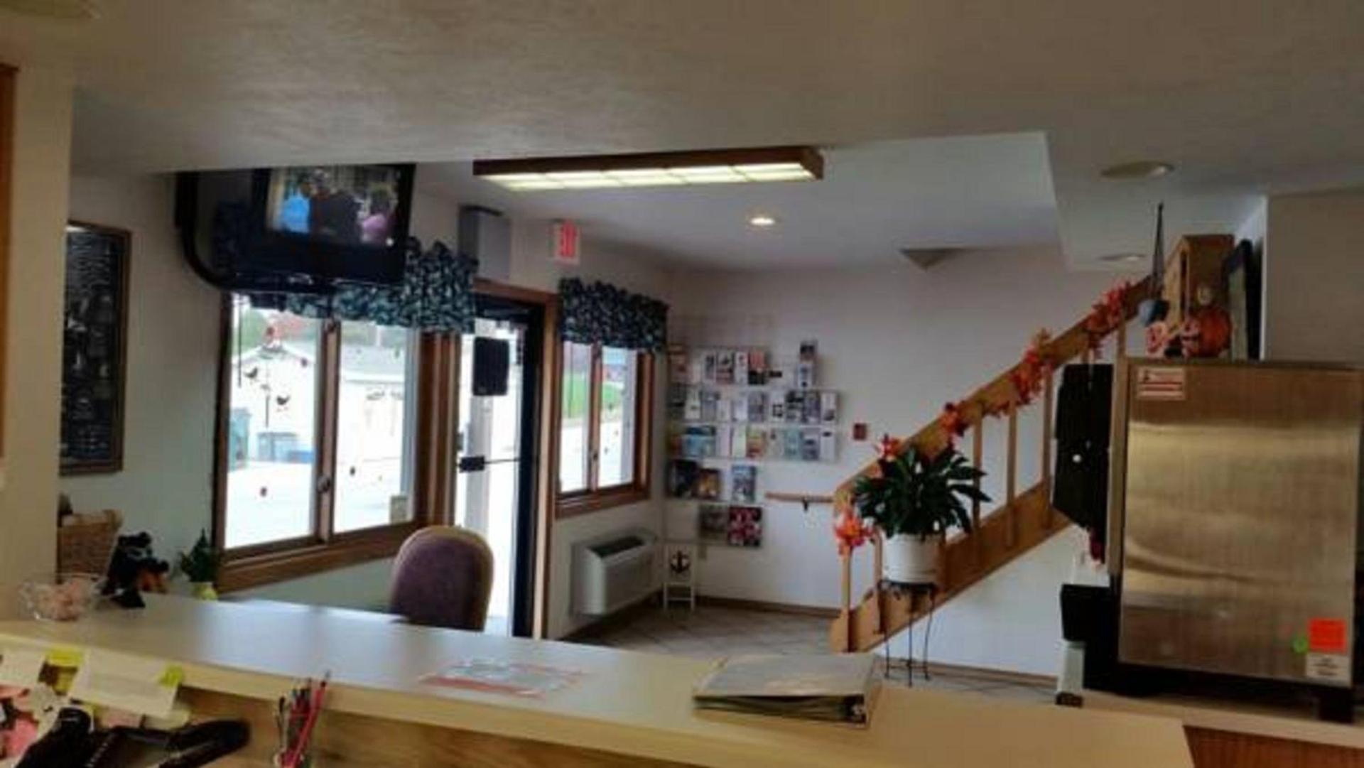 Algoma Beach Motel photo 97