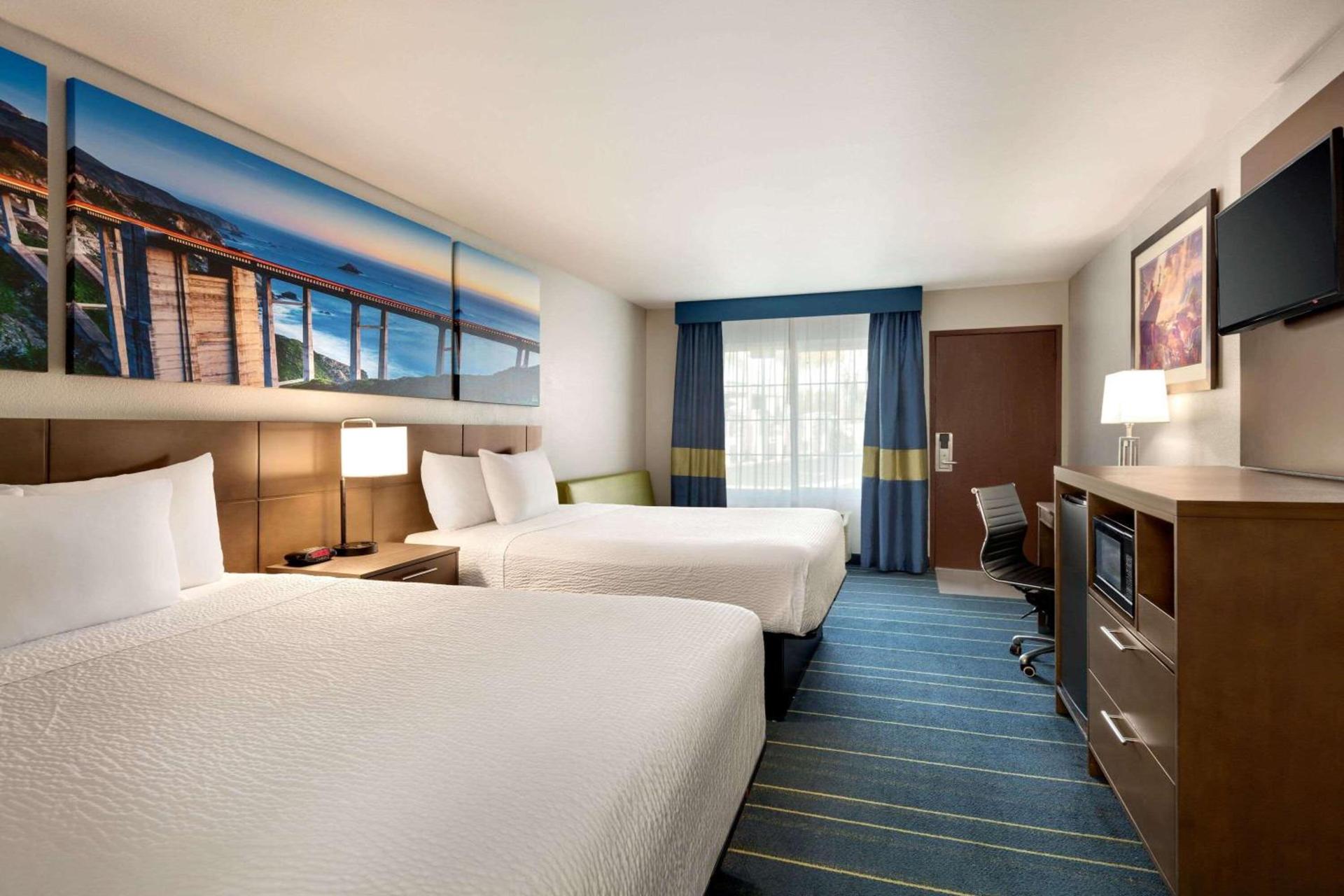 Days Inn & Suites by Wyndham Anaheim At Disneyland Park photo 11