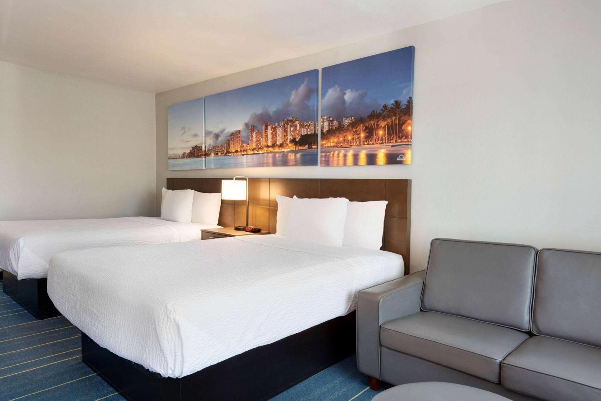 Days Inn & Suites by Wyndham Anaheim At Disneyland Park photo 16