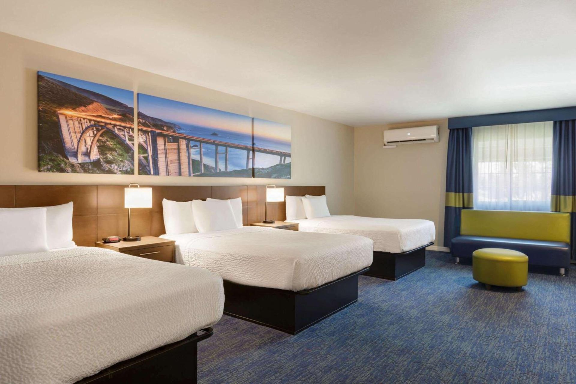 Days Inn & Suites by Wyndham Anaheim At Disneyland Park photo 19