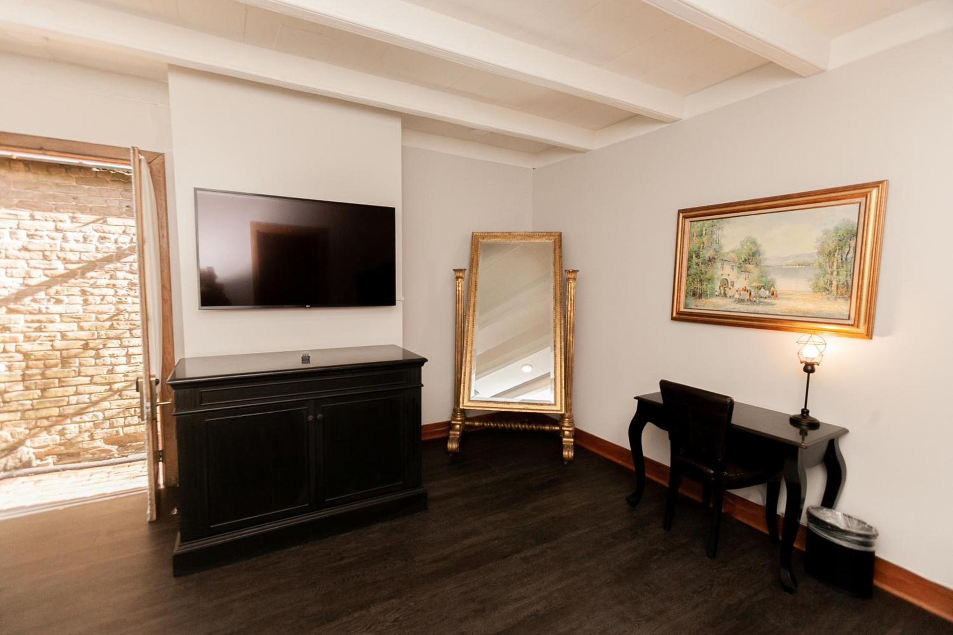 Chateau Hotel photo 15