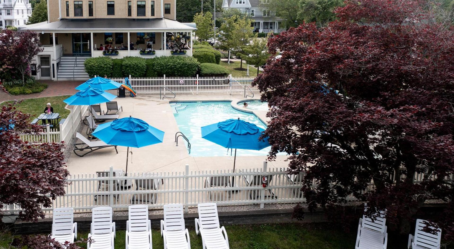 Colonial Inn photo 11