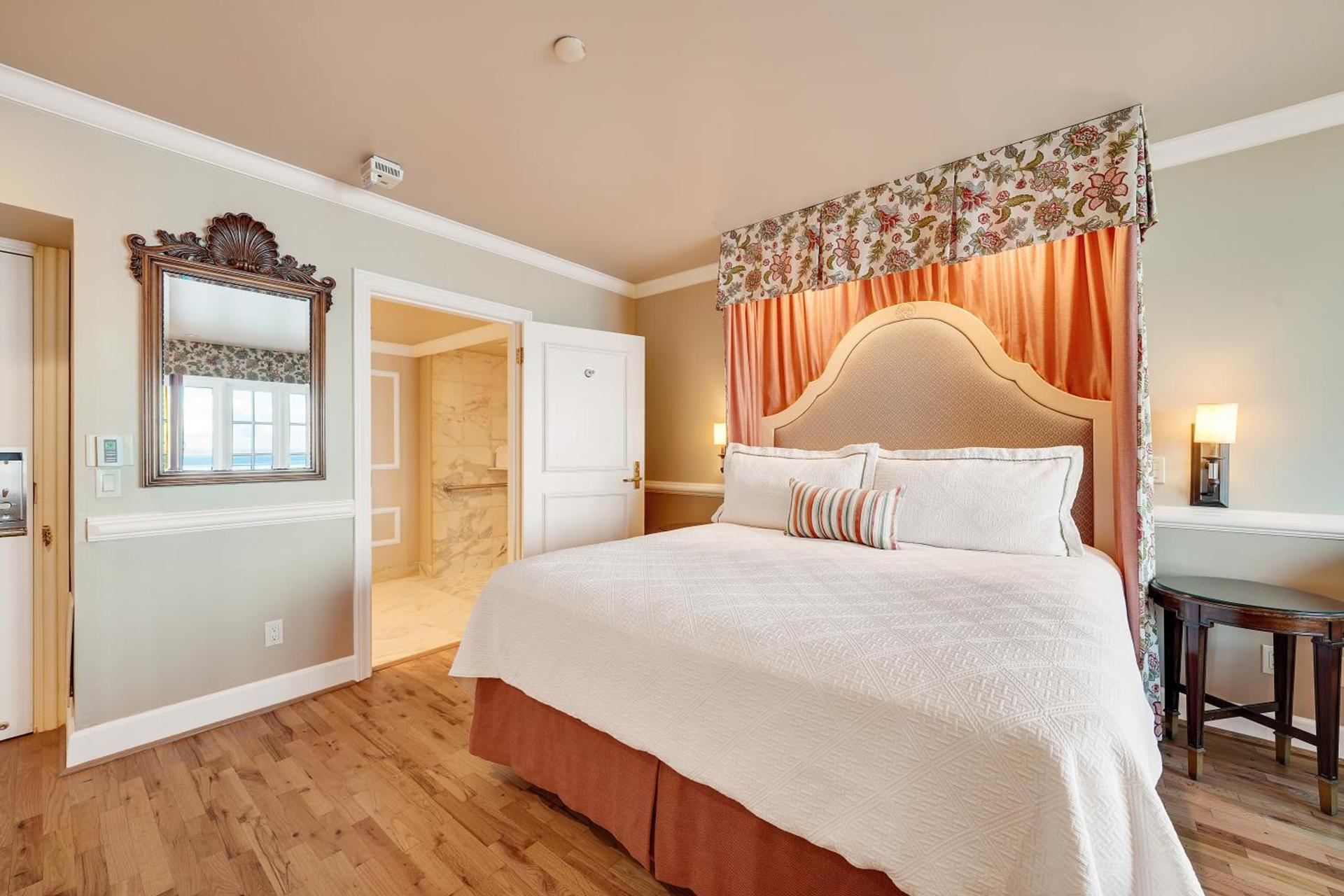 Spindrift Inn photo 26