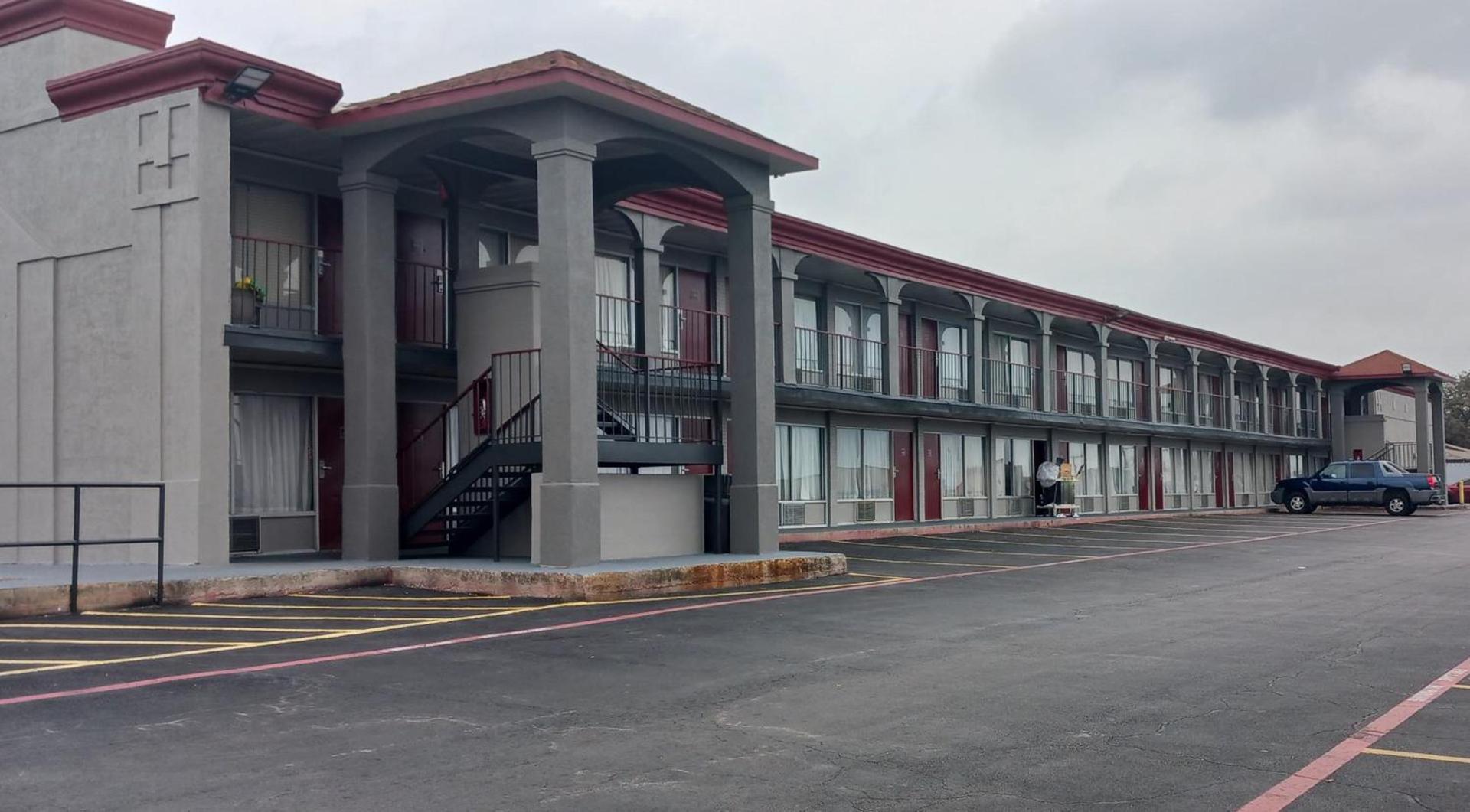 Red Roof Inn Fort Worth West photo 1