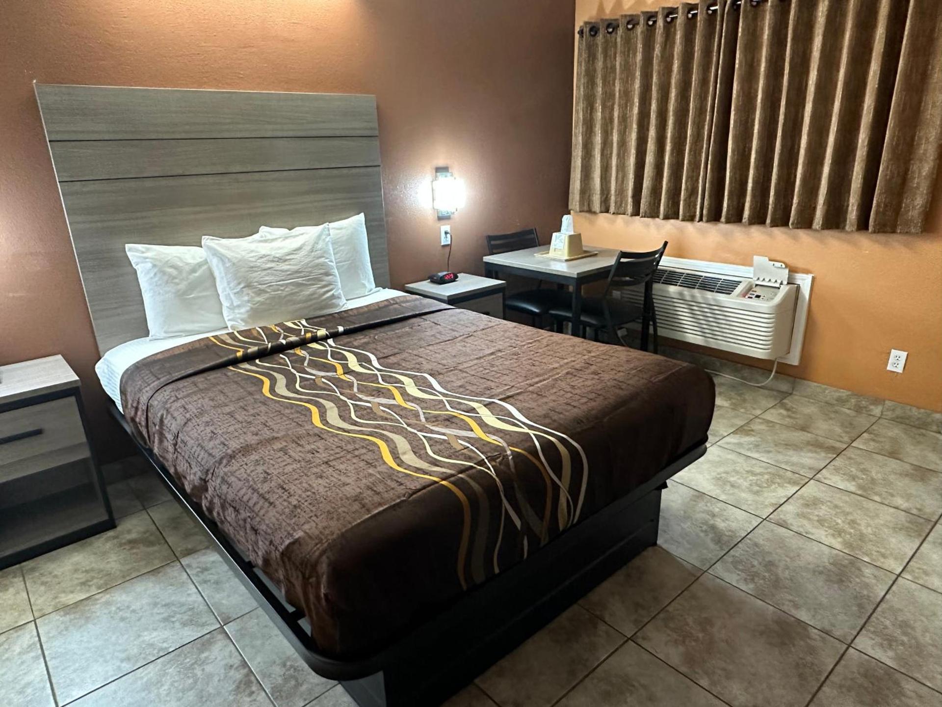 New Corral Motel photo 11