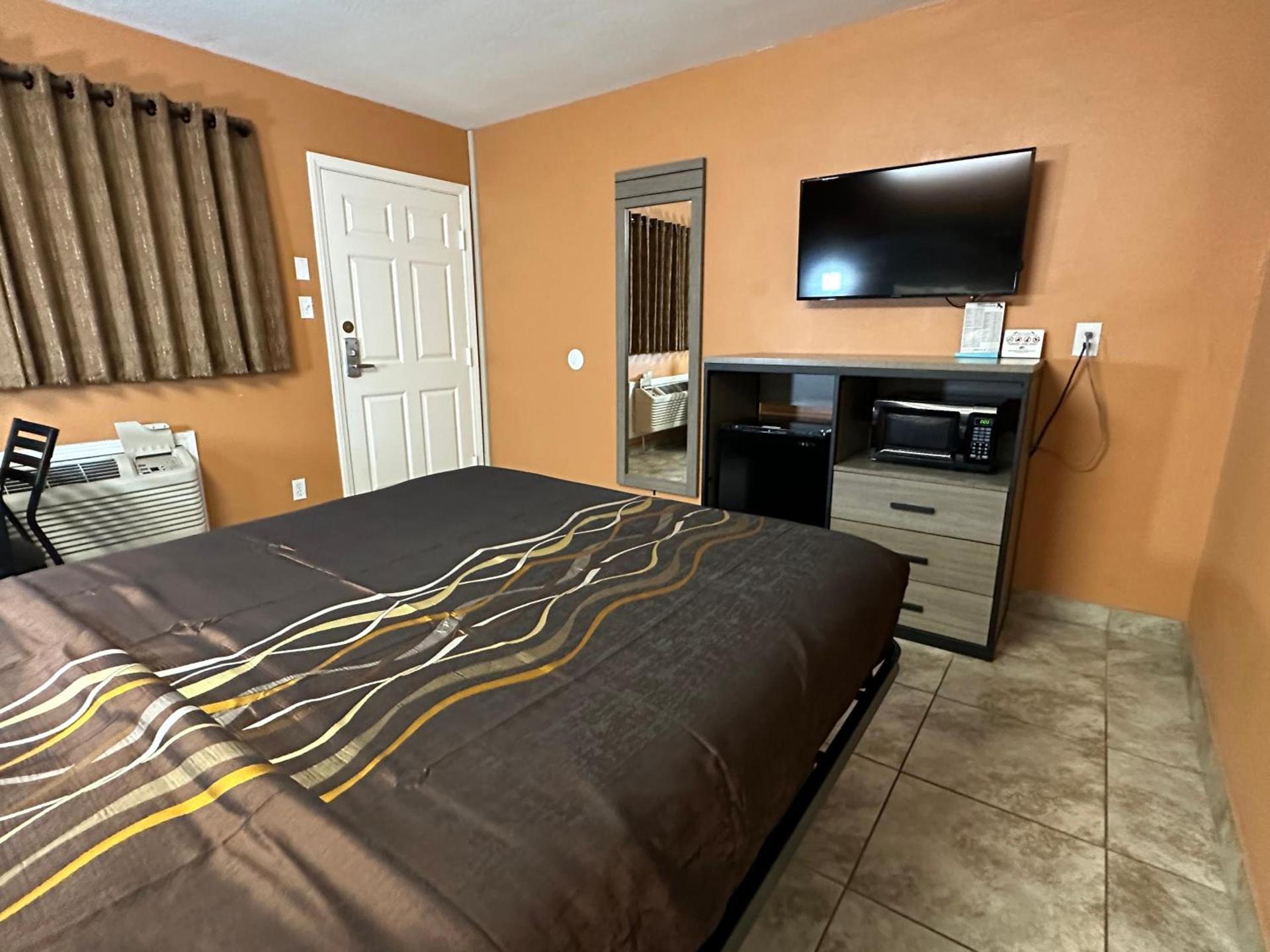 New Corral Motel photo 26