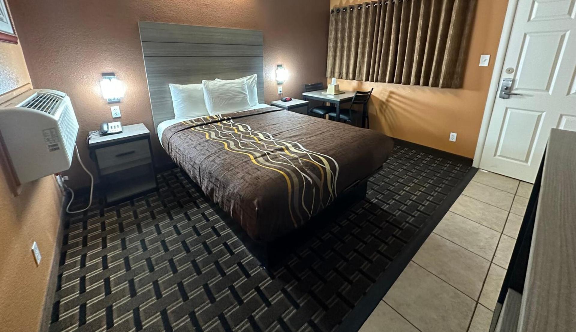 New Corral Motel photo 29