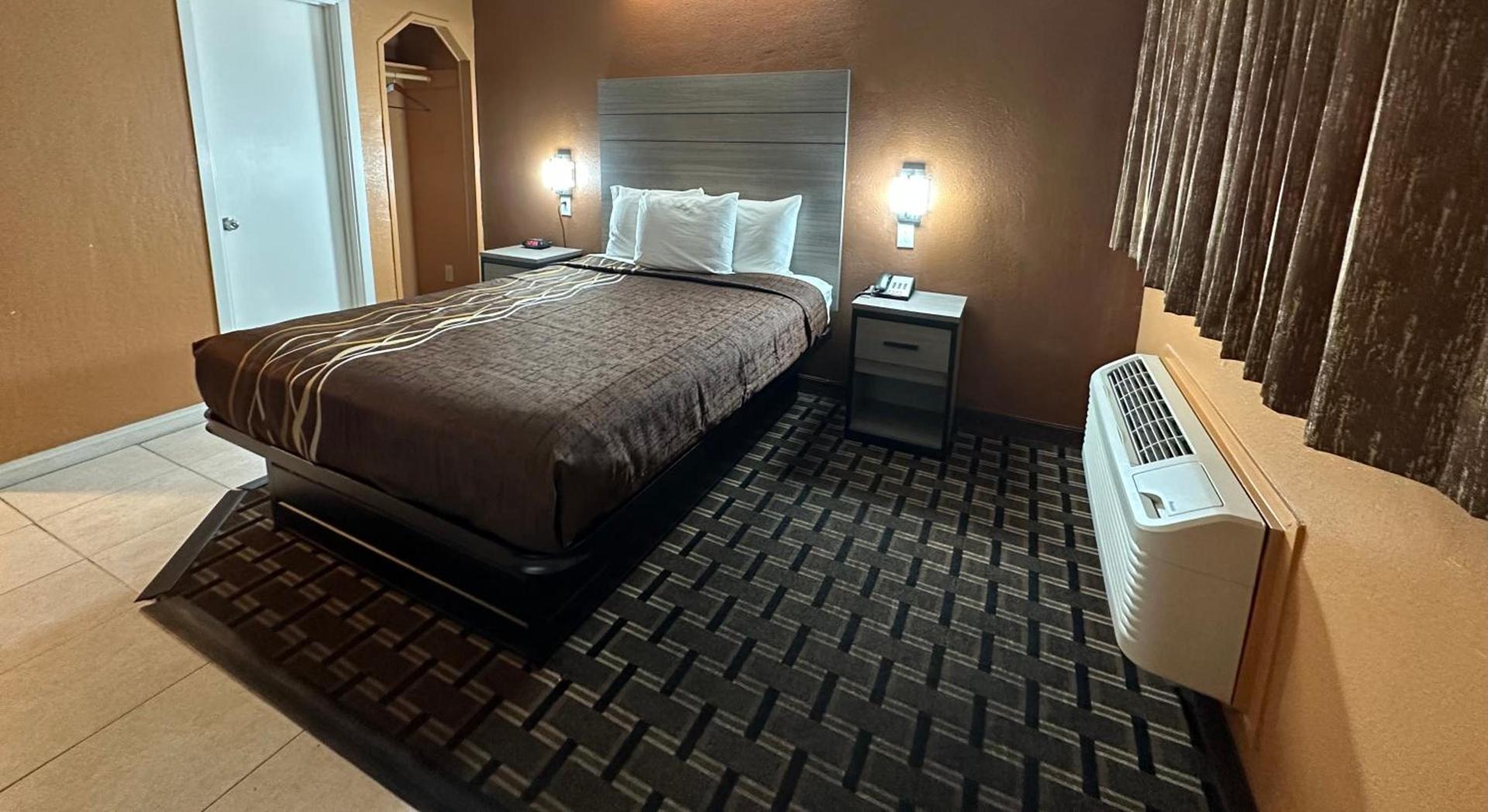 New Corral Motel photo 35