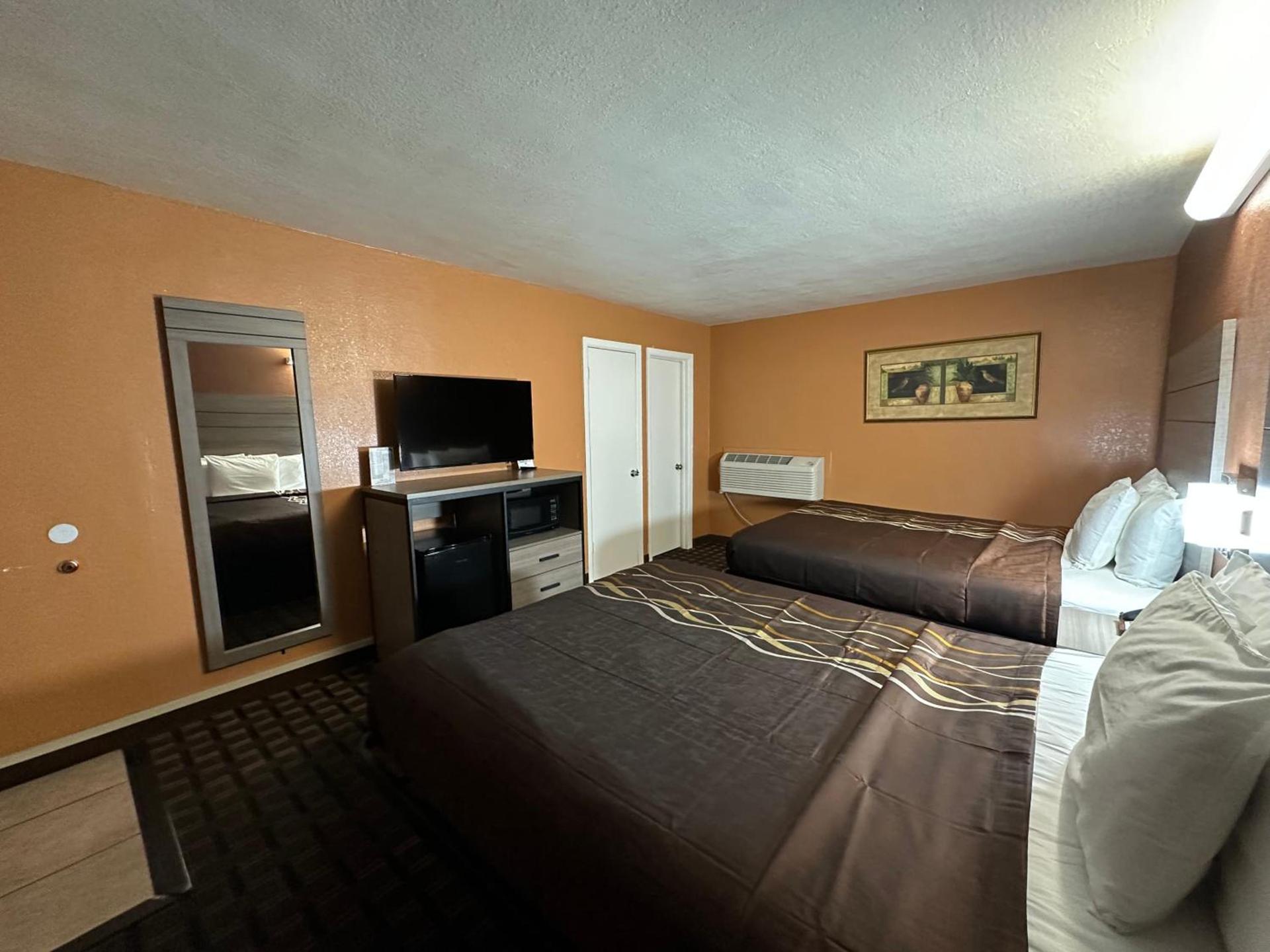 New Corral Motel photo 7