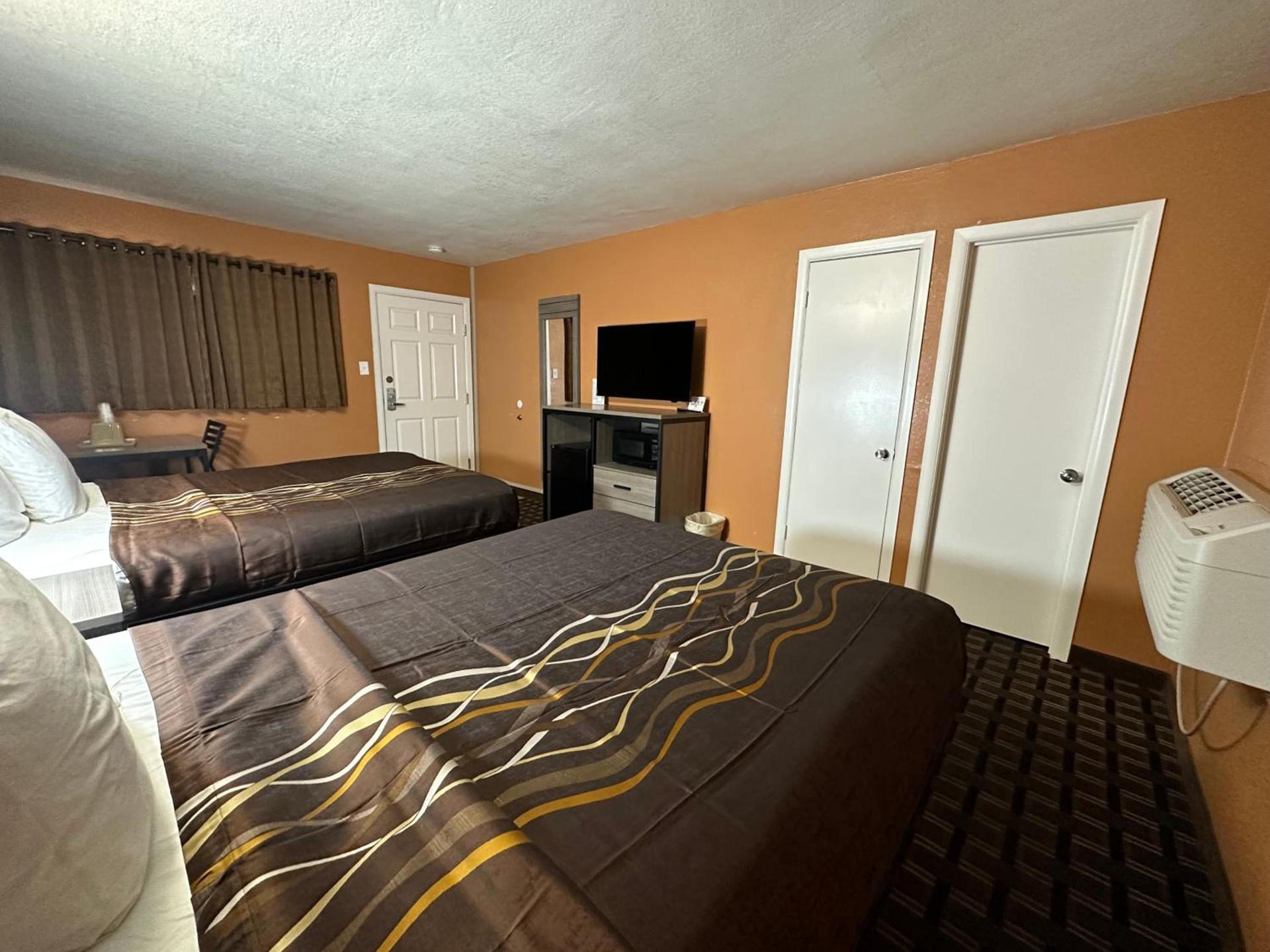 New Corral Motel photo 6