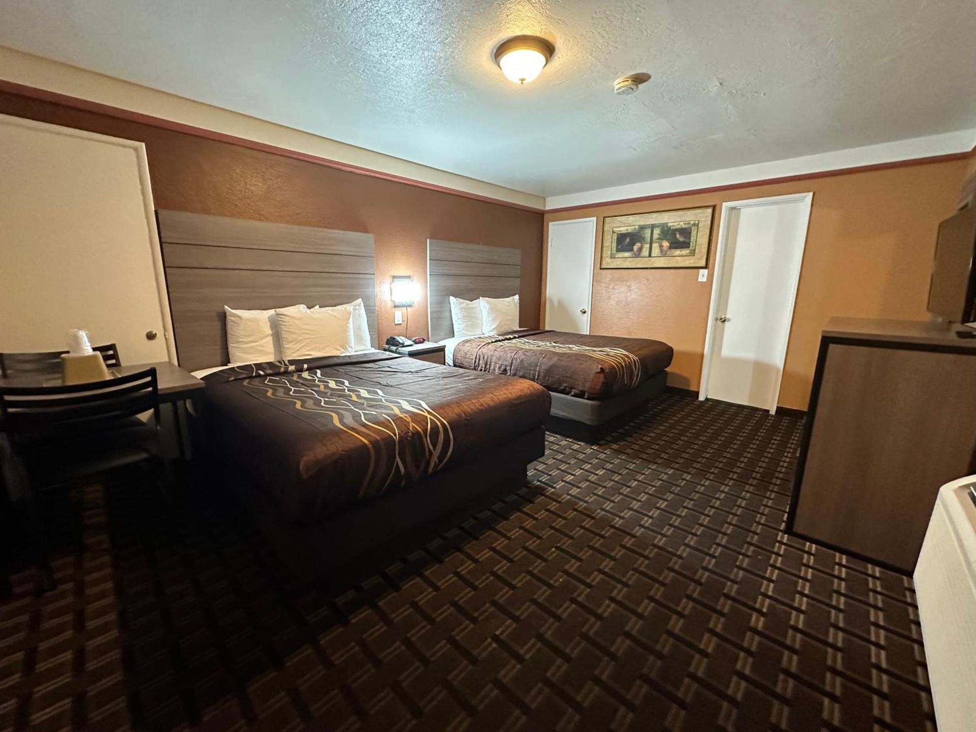 New Corral Motel photo 20