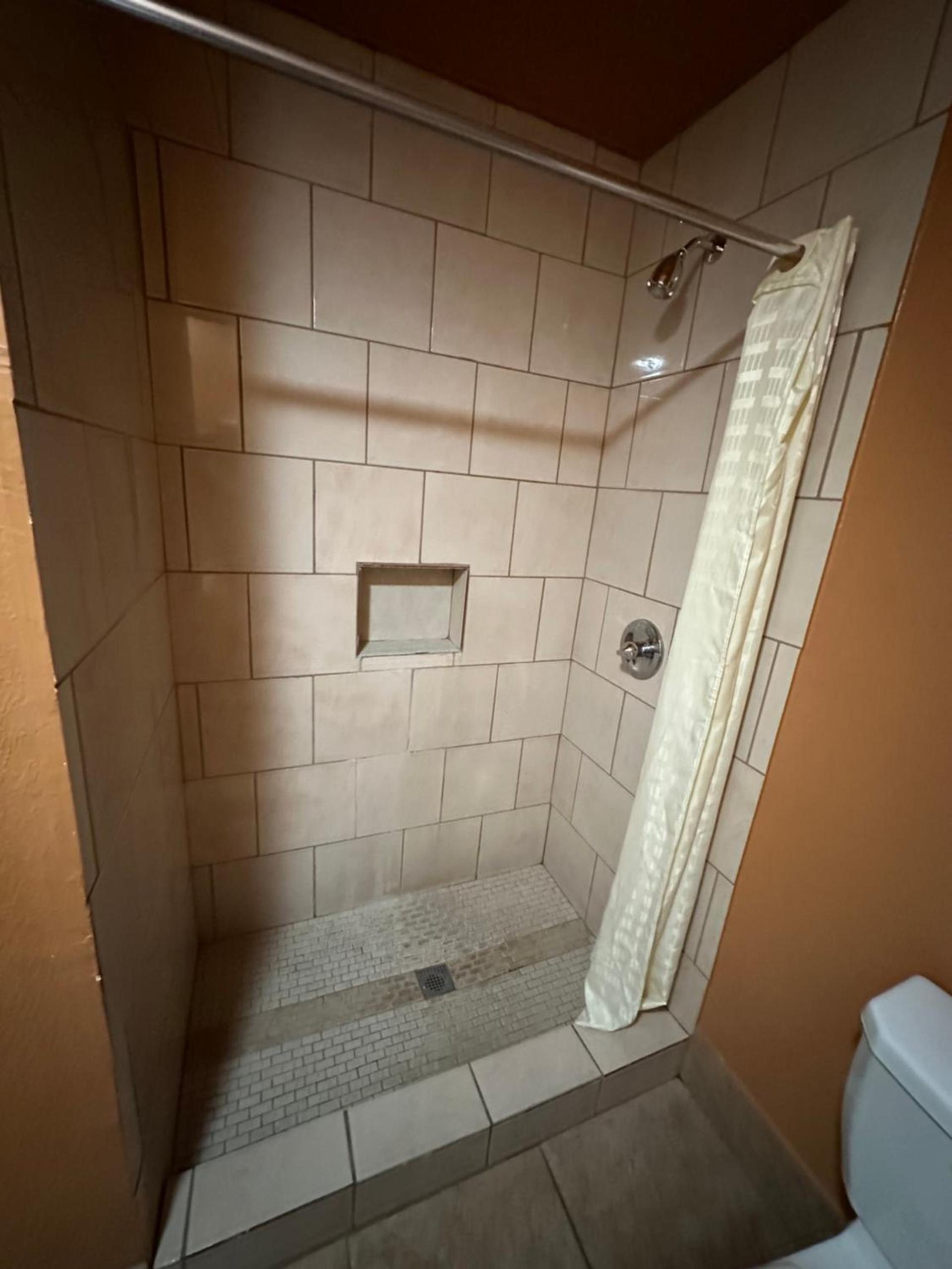 New Corral Motel photo 16