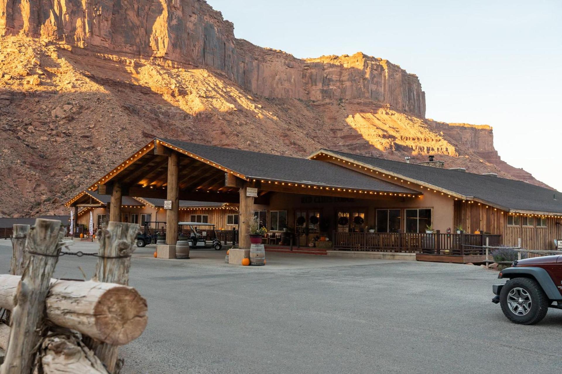 Red Cliffs Lodge Moab photo 2