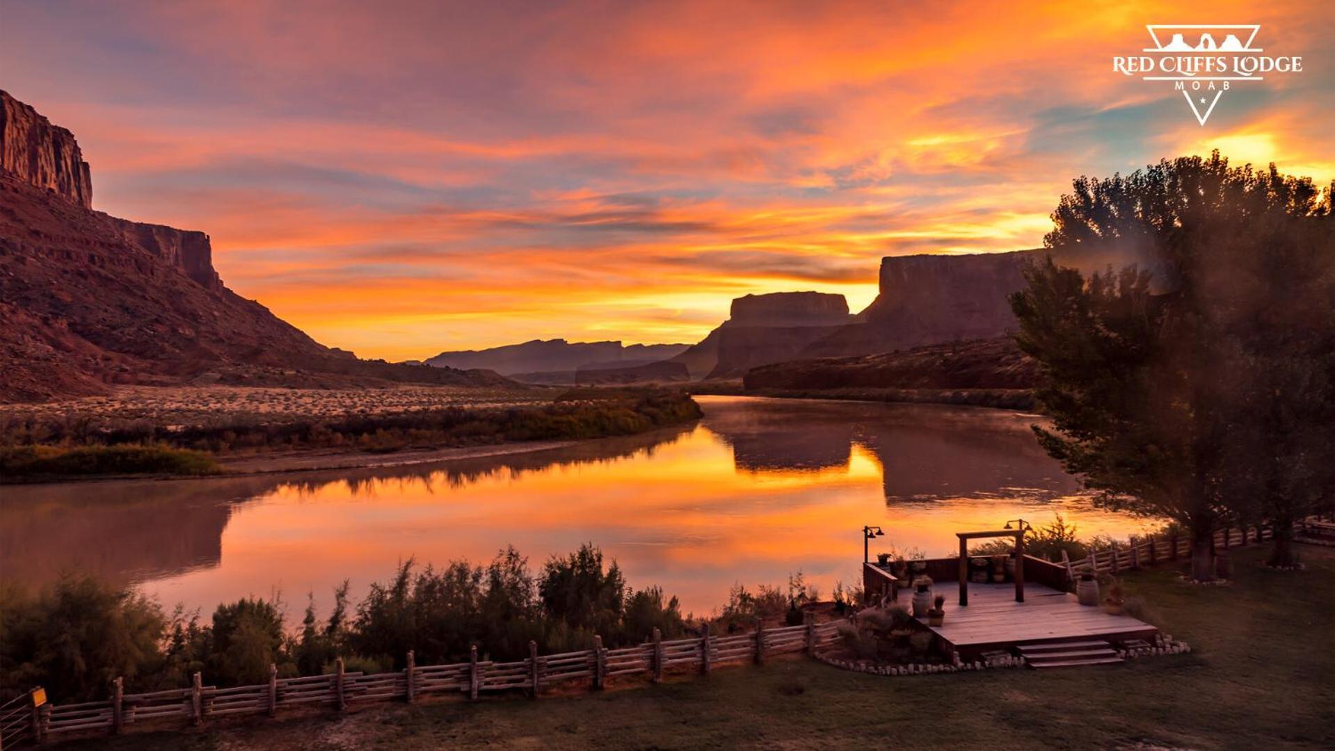 Red Cliffs Lodge Moab photo 3