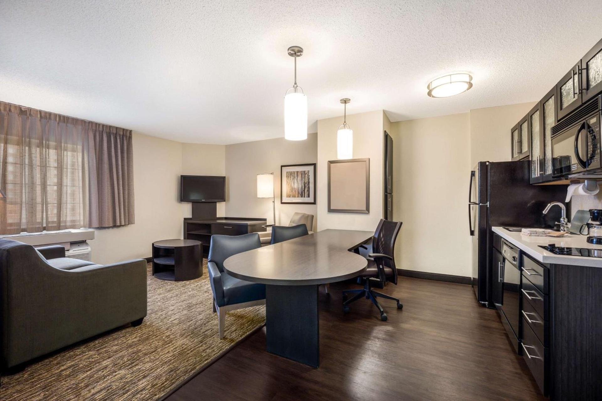 Sonesta Simply Suites Plano Frisco photo 8