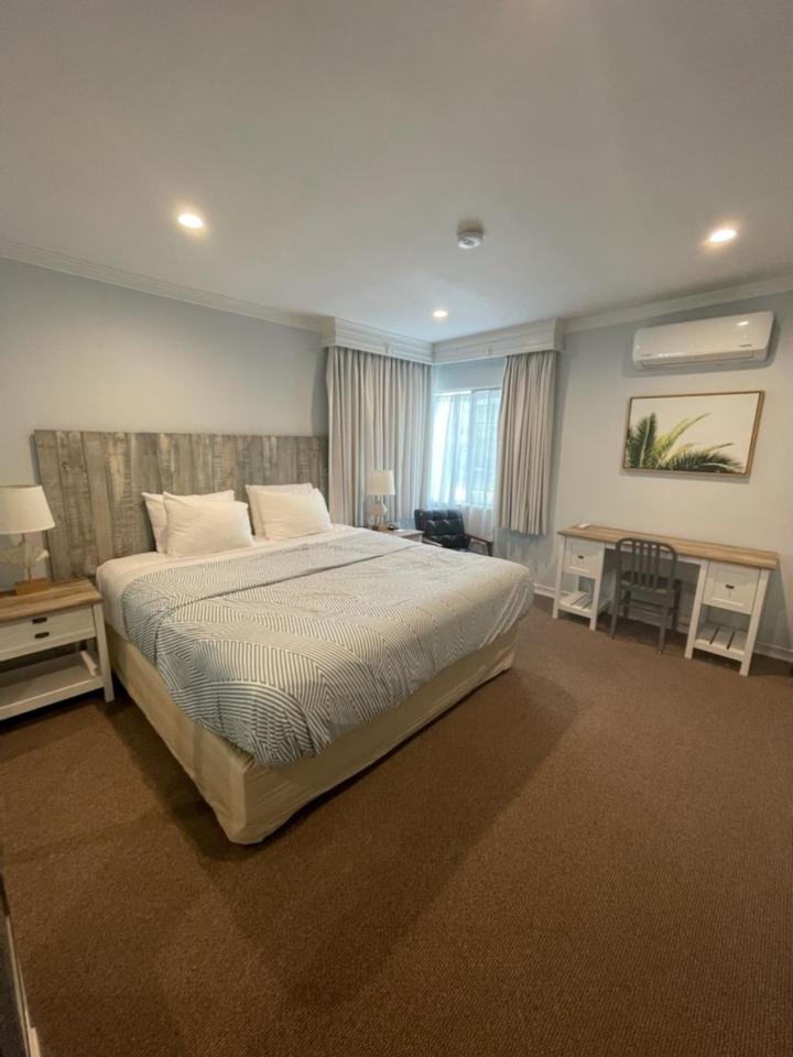 Ocean Lodge Santa Monica Beach Hotel photo 98