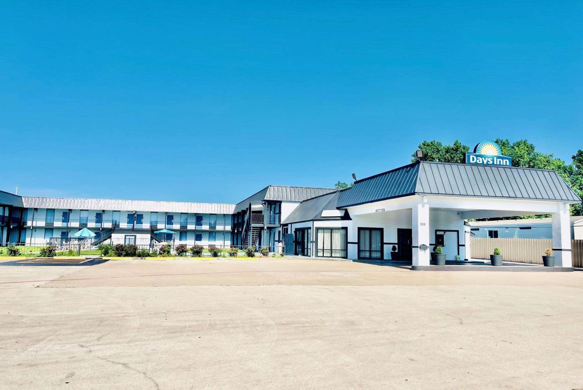 Days Inn by Wyndham Burleson Ft. Worth photo 10