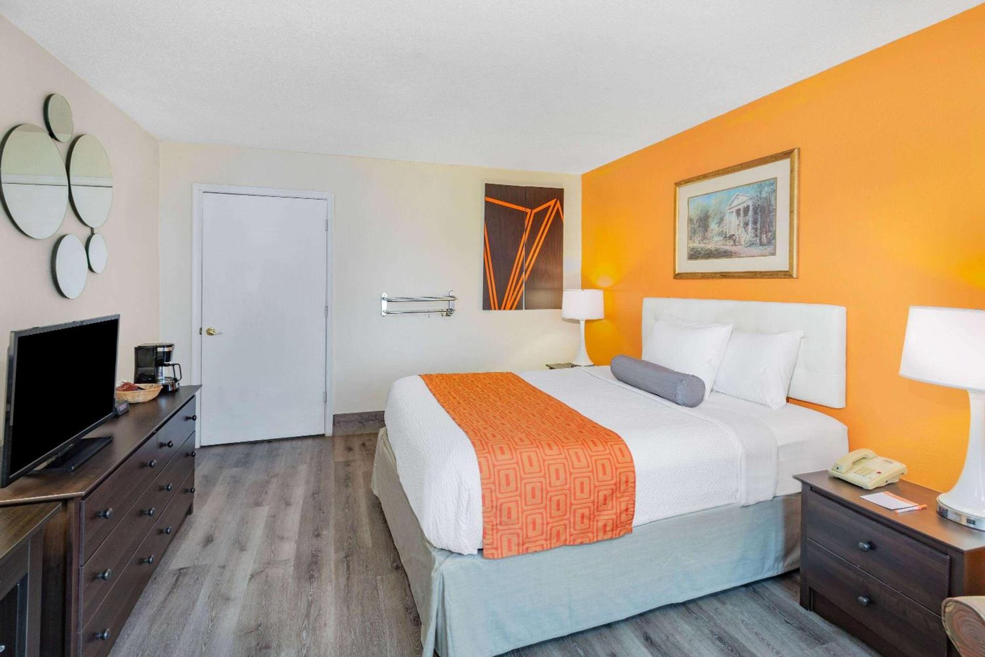 Howard Johnson by Wyndham Staunton photo 20