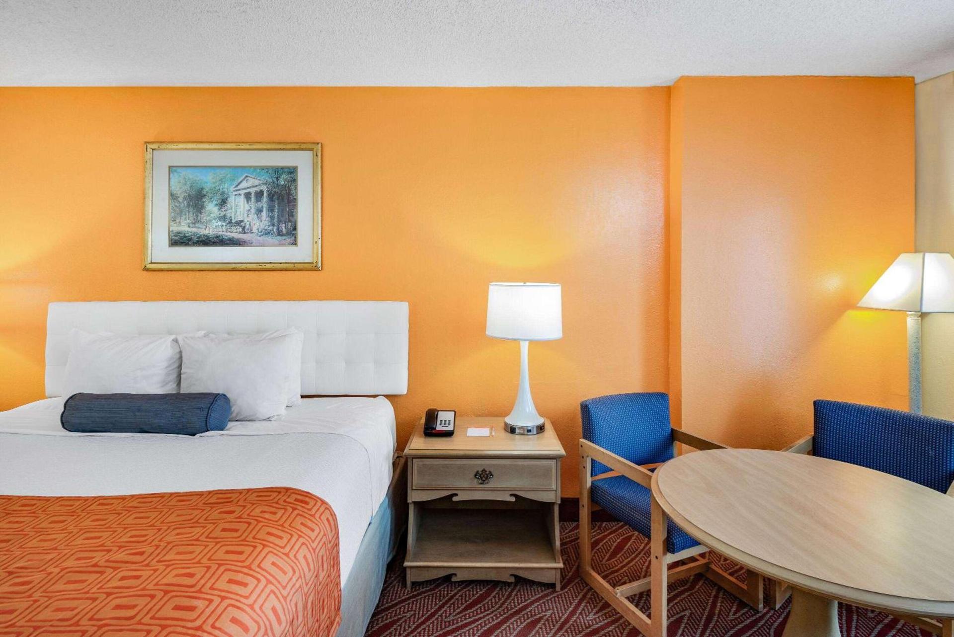 Howard Johnson by Wyndham Staunton photo 30