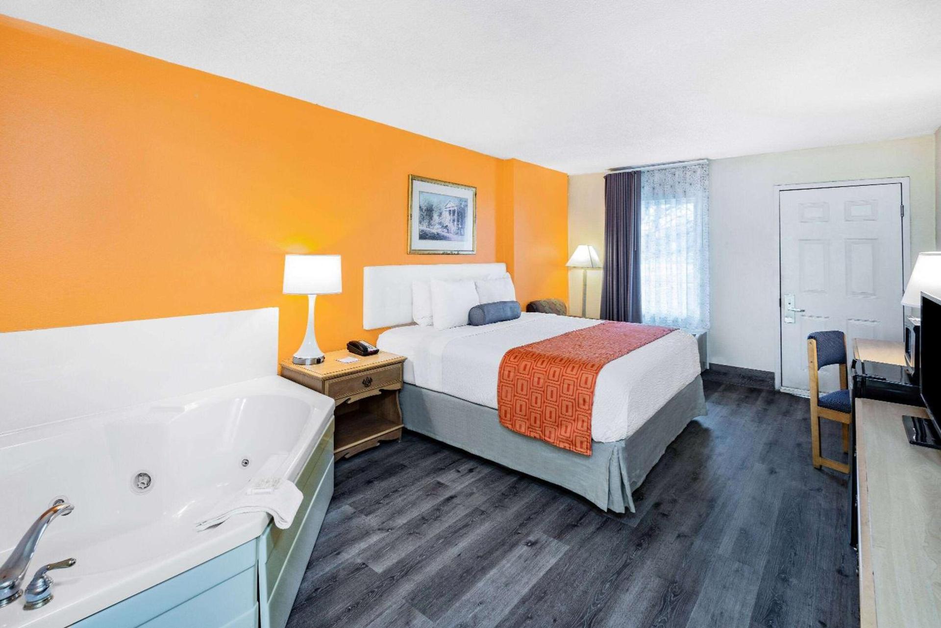 Howard Johnson by Wyndham Staunton photo 37