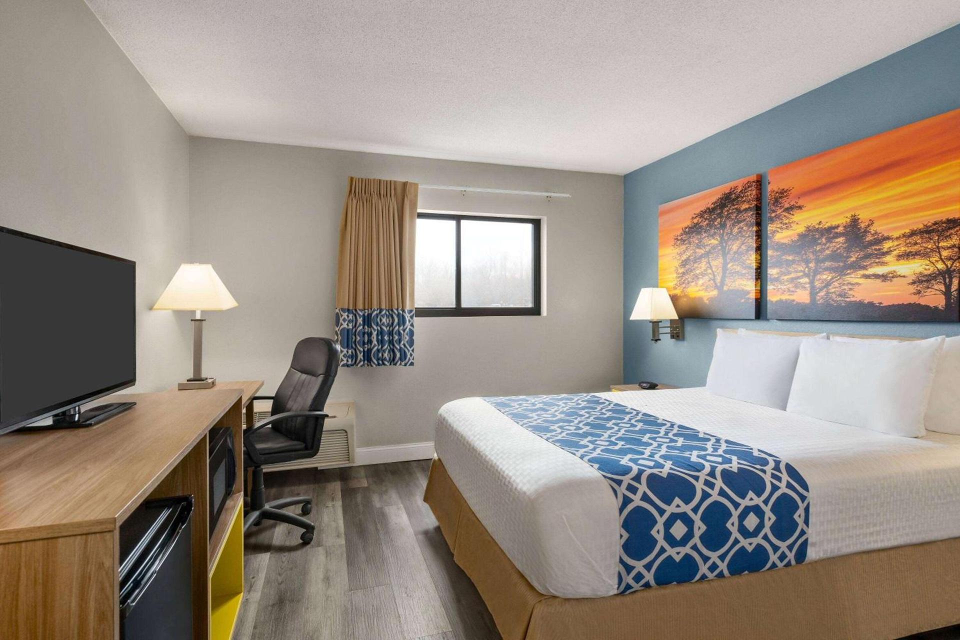 Days Inn by Wyndham Canastota Verona photo 13