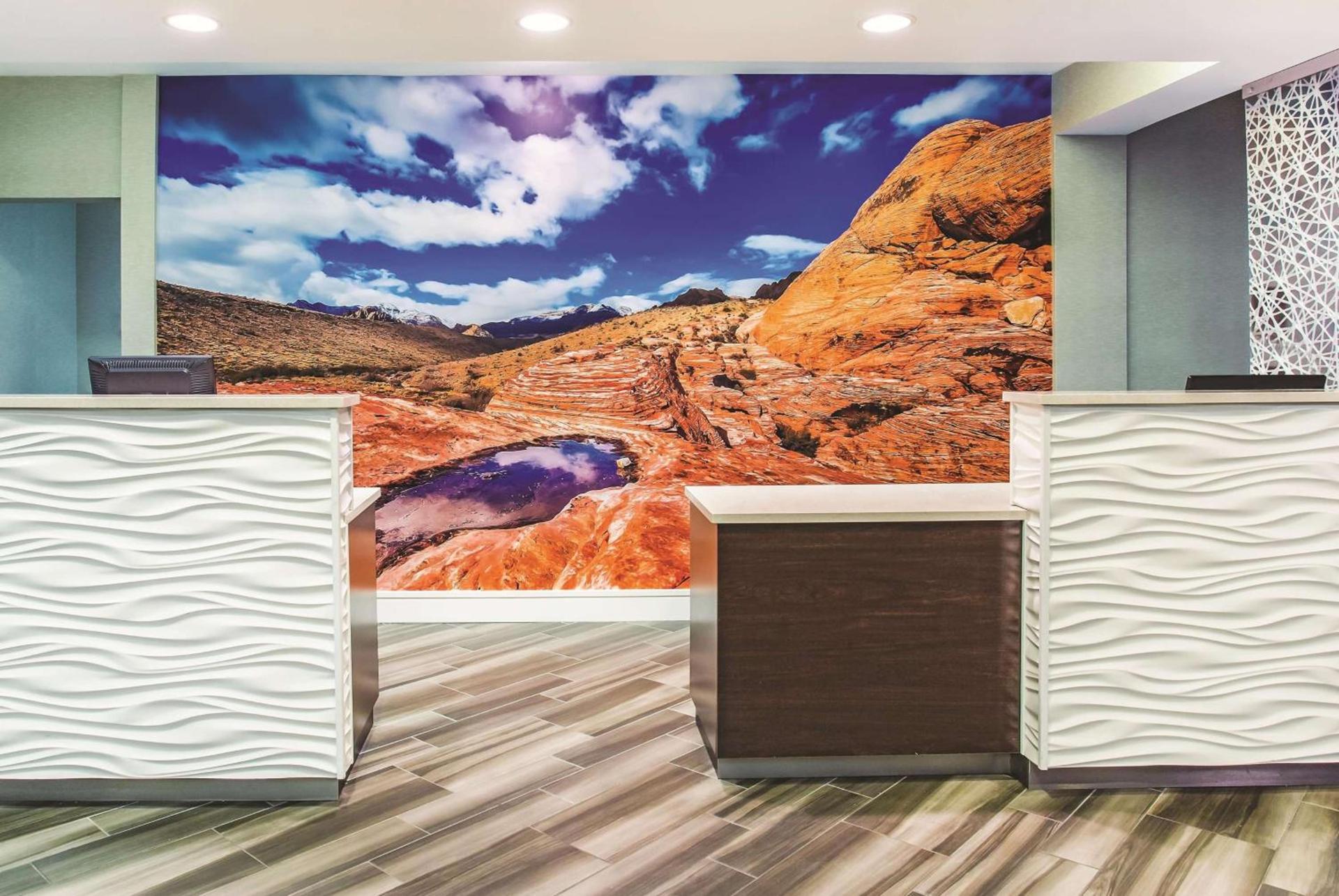 La Quinta by Wyndham Las Vegas Summerlin Tech photo 4