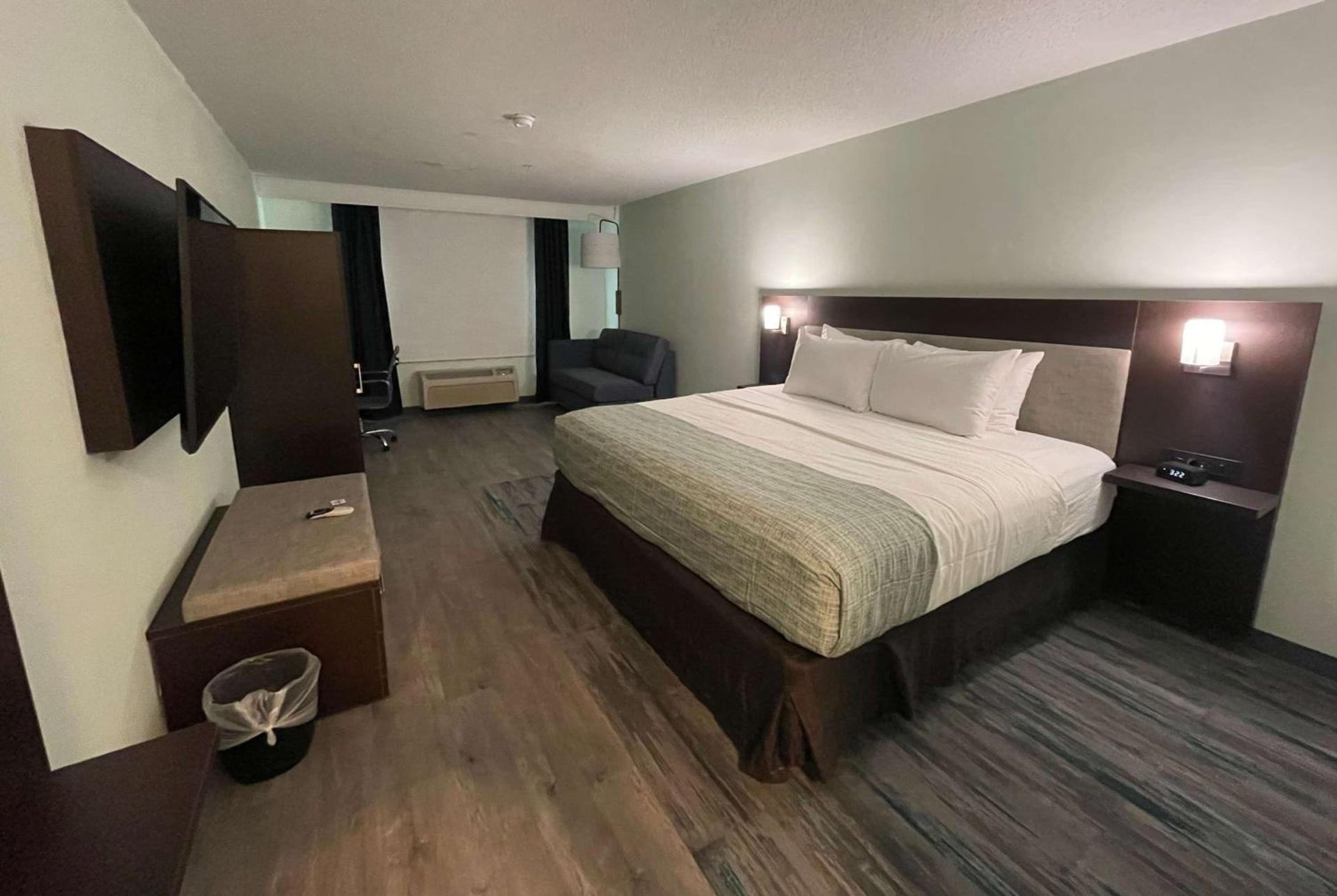 Wingate by Wyndham Waldorf - Washington DC Area photo 13