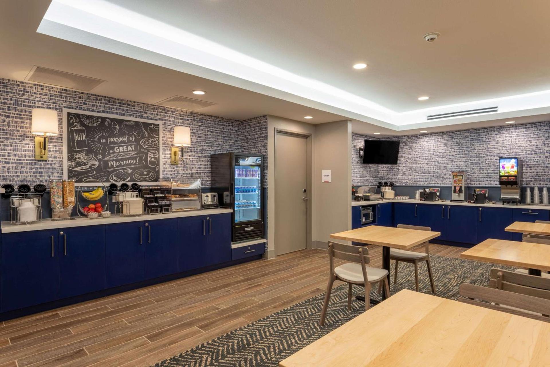 AmericInn by Wyndham San Angelo photo 30