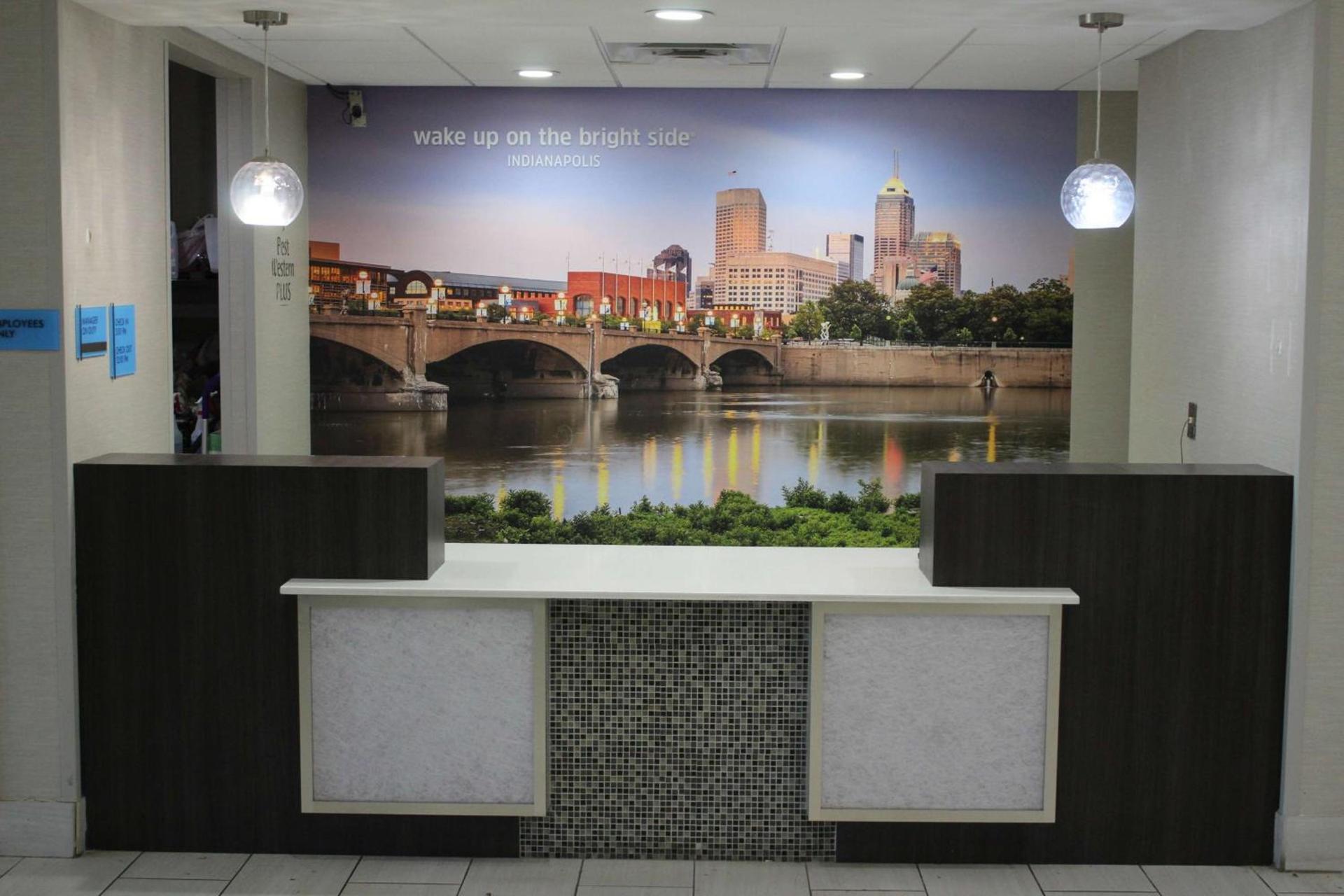 La Quinta Inn & Suites by Wyndham Indianapolis Downtown photo 2