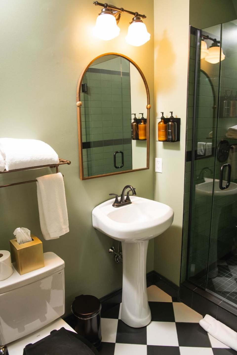 Hideaway Inn Lenox photo 37