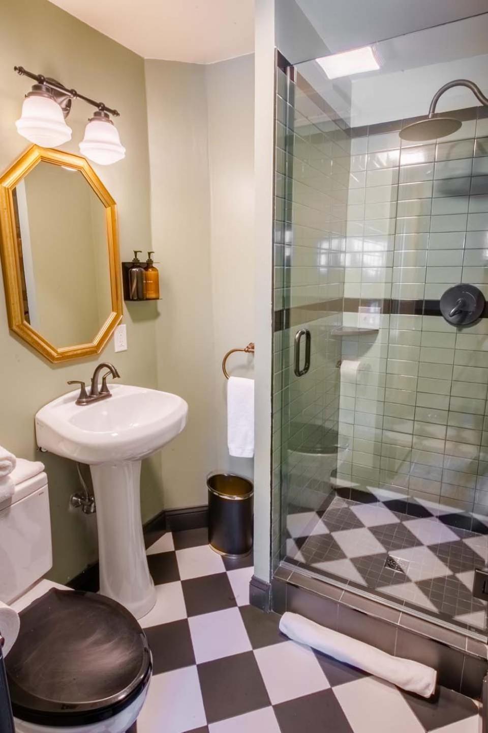 Hideaway Inn Lenox photo 38