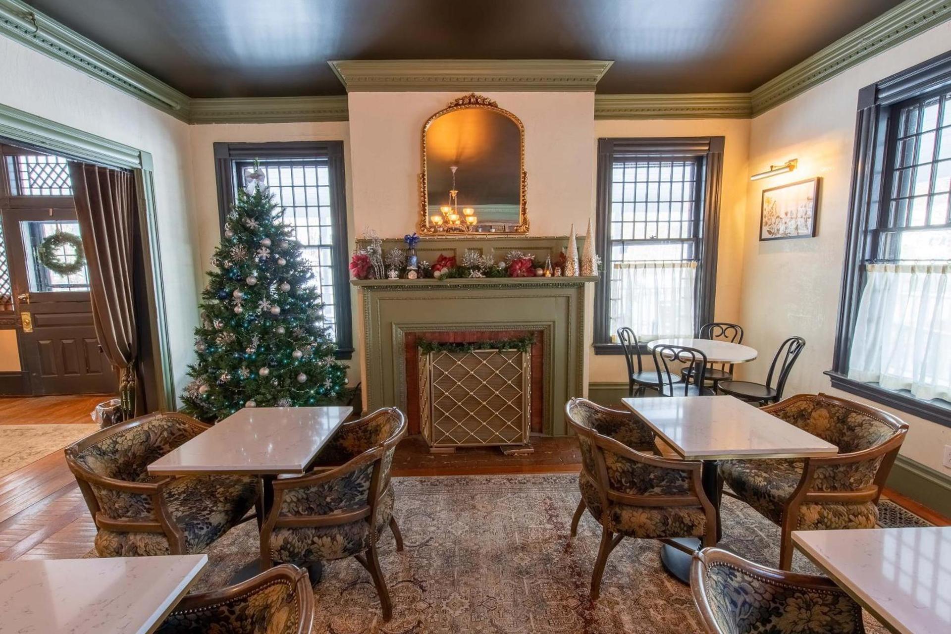 Hideaway Inn Lenox photo 61