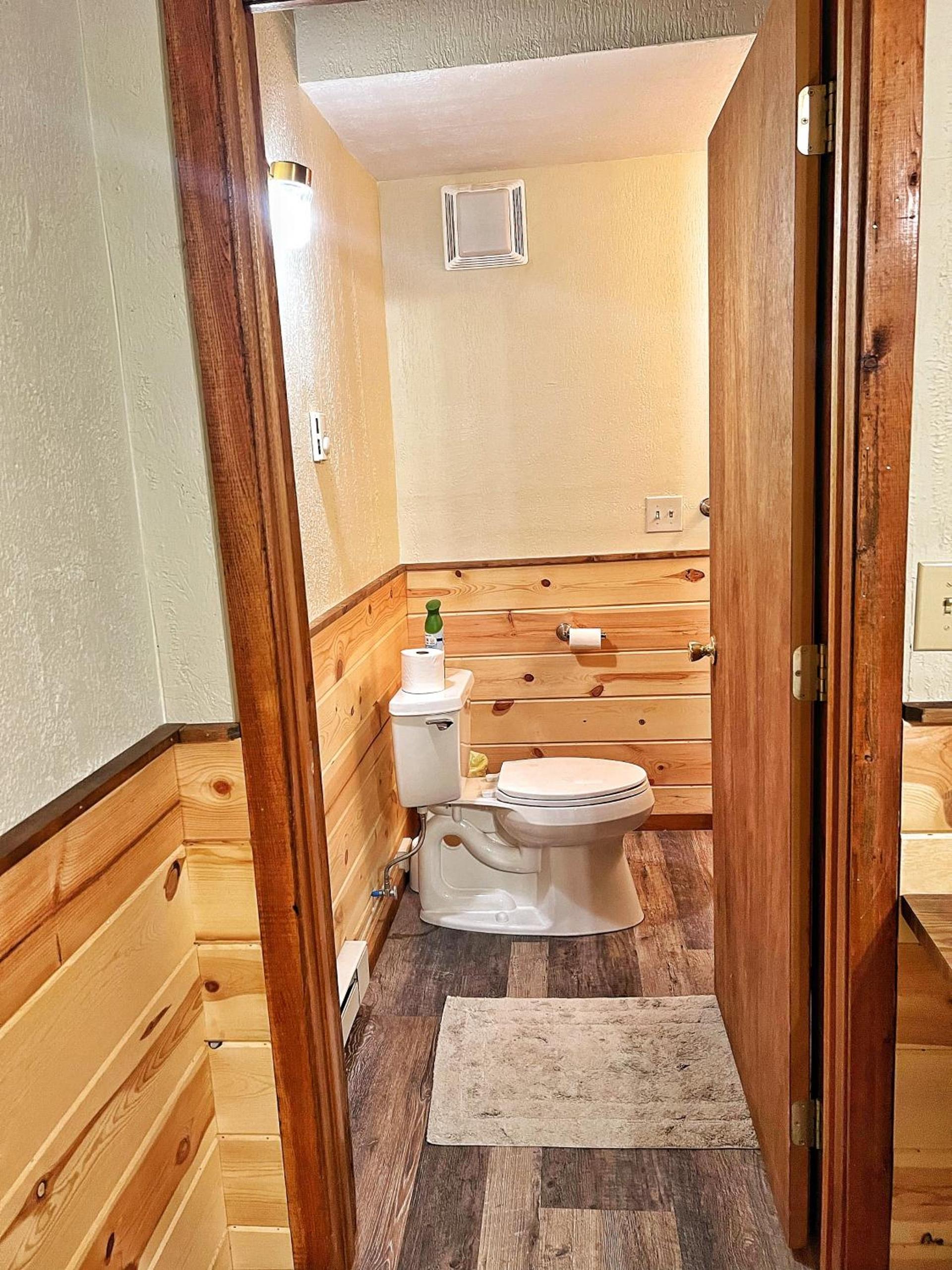 The Lodge at Devils Tower photo 61