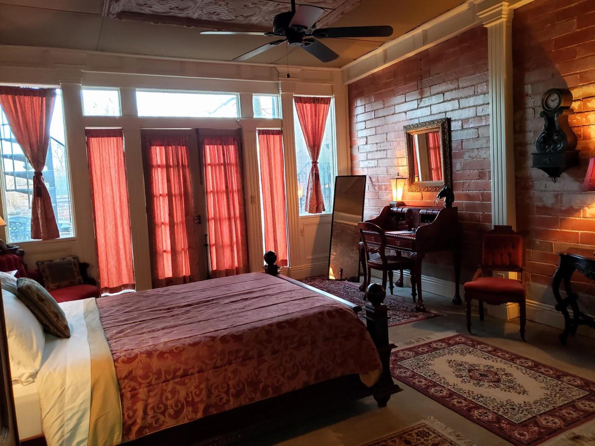 Iron Horse Hotel photo 53