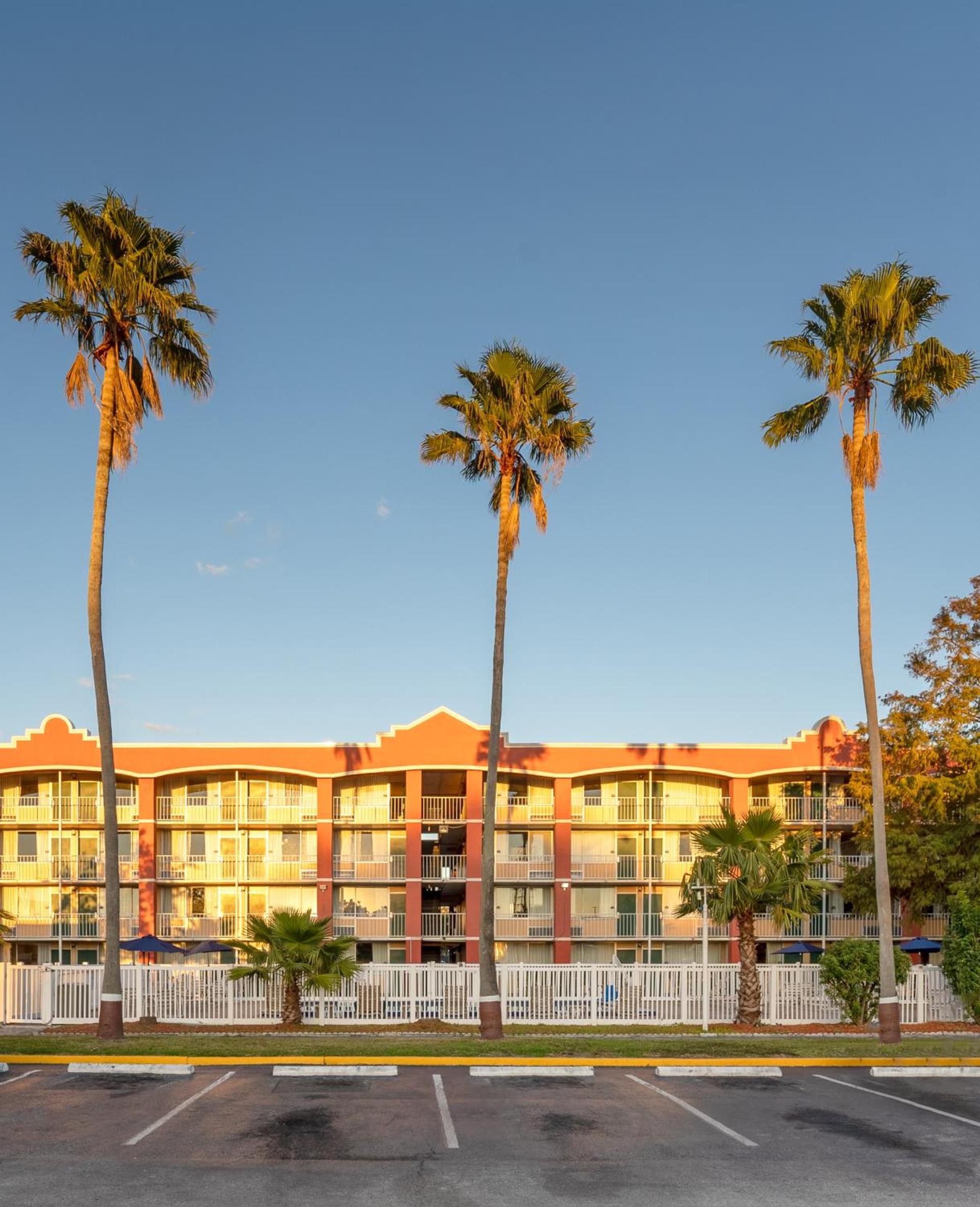 Baymont by Wyndham Orlando North Millenia photo 1