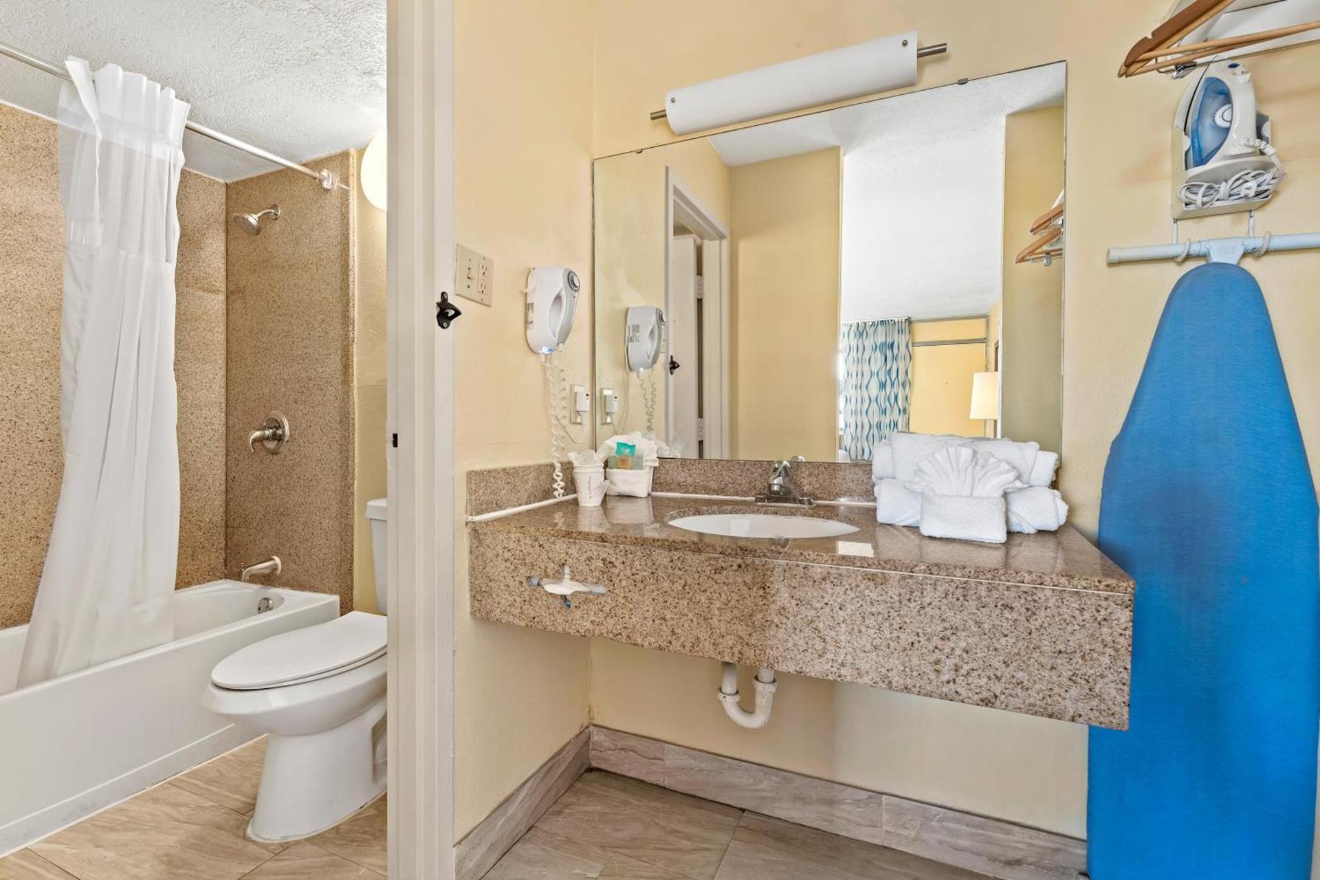 Baymont by Wyndham Orlando North Millenia photo 7