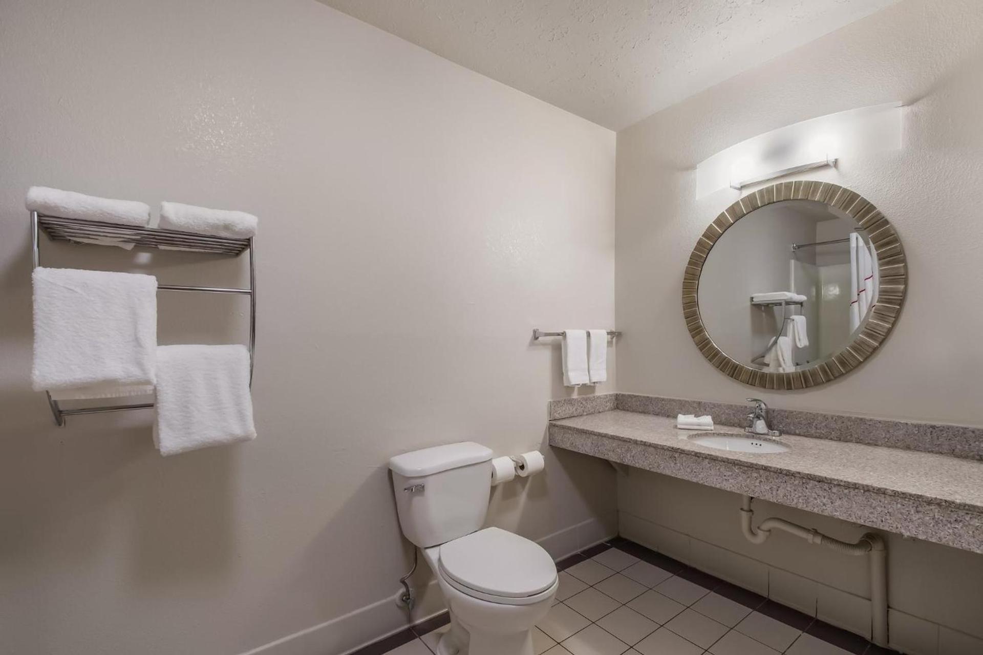 Red Roof Inn Crossville photo 30