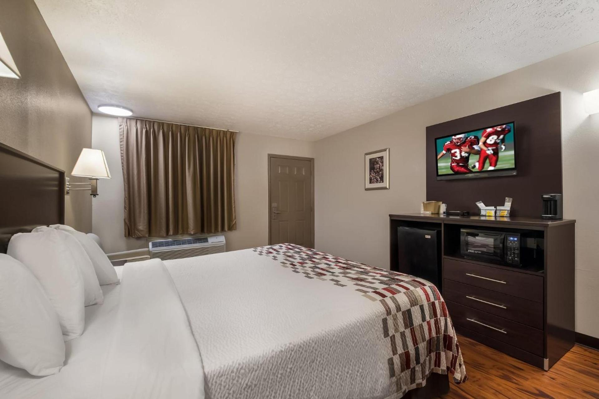 Red Roof Inn Crossville photo 29