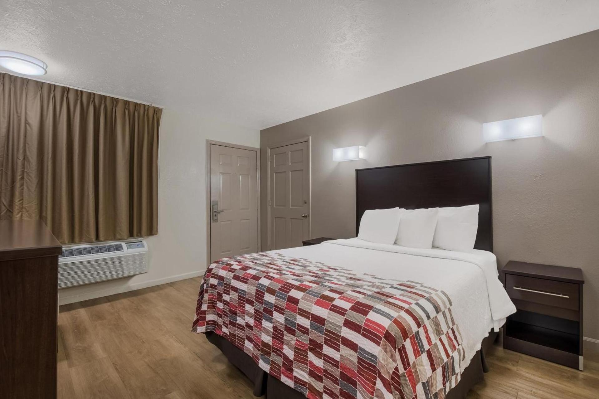 Red Roof Inn Crossville photo 24