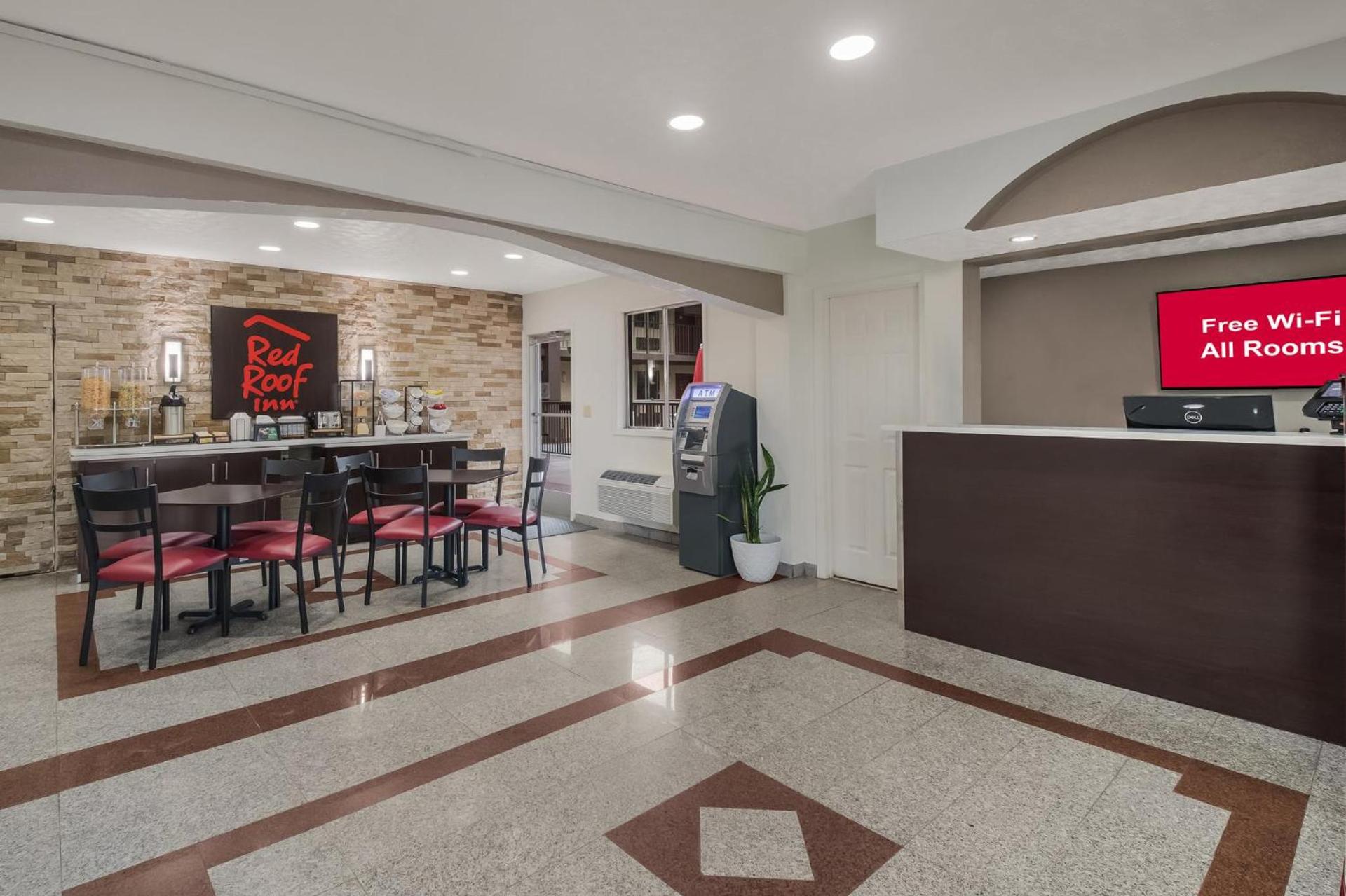 Red Roof Inn Crossville photo 9
