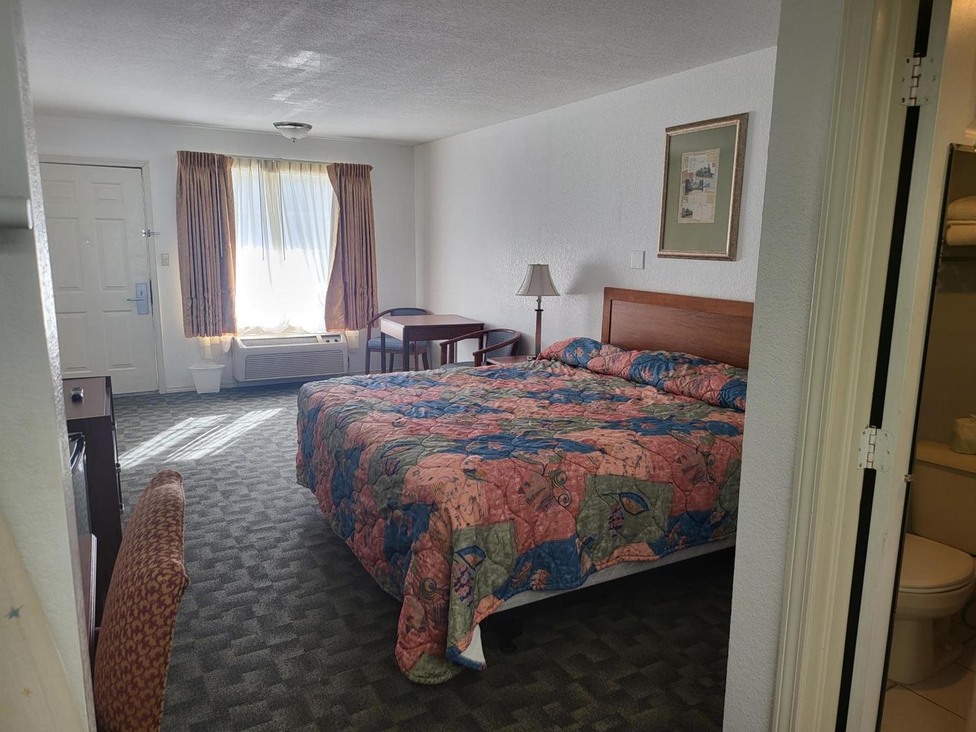 Blue Ribbon Inn and Suites photo 4