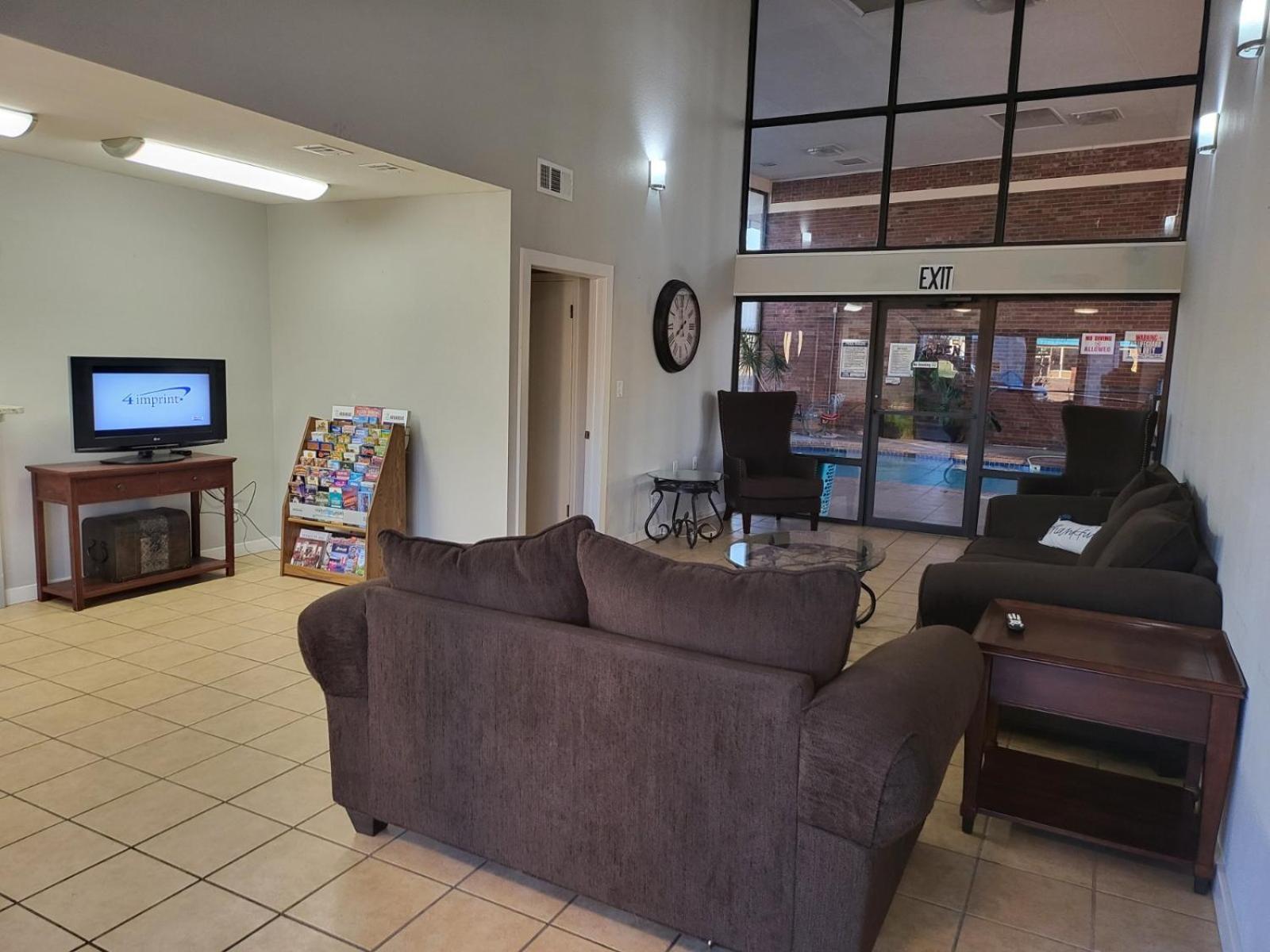 Blue Ribbon Inn and Suites photo 24