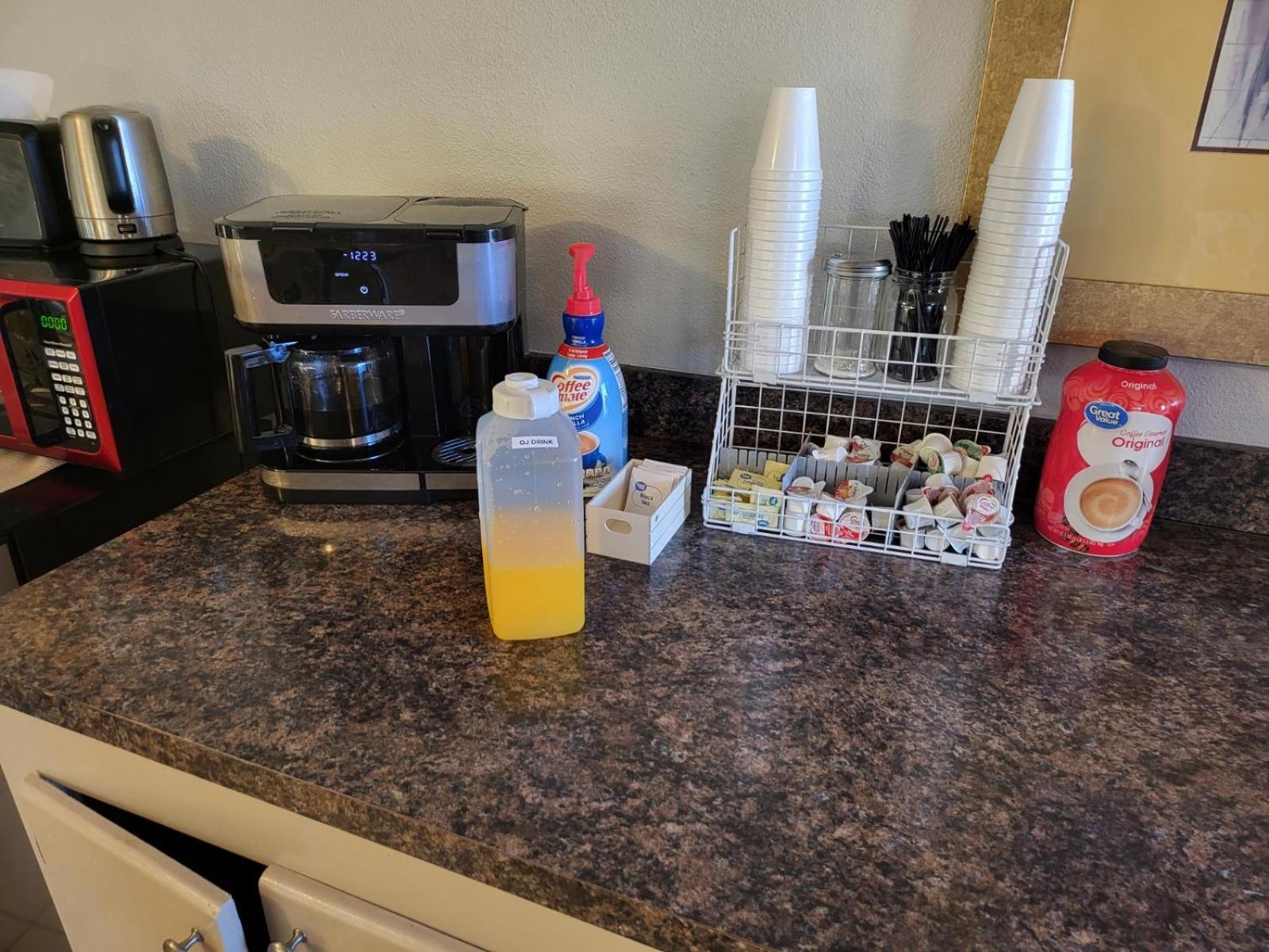 Blue Ribbon Inn and Suites photo 21